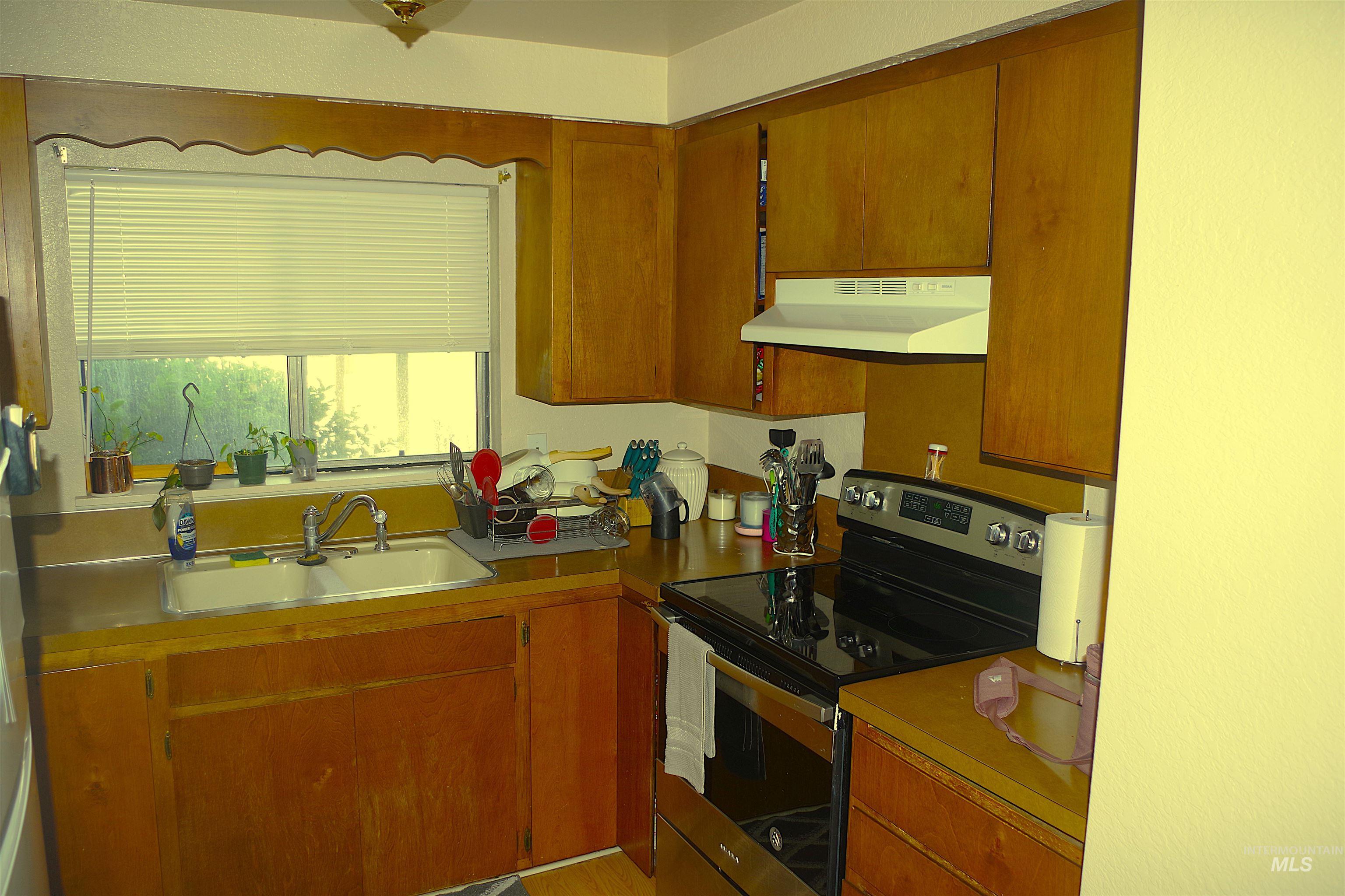 416-418 E Maine Ave Property Photo 3