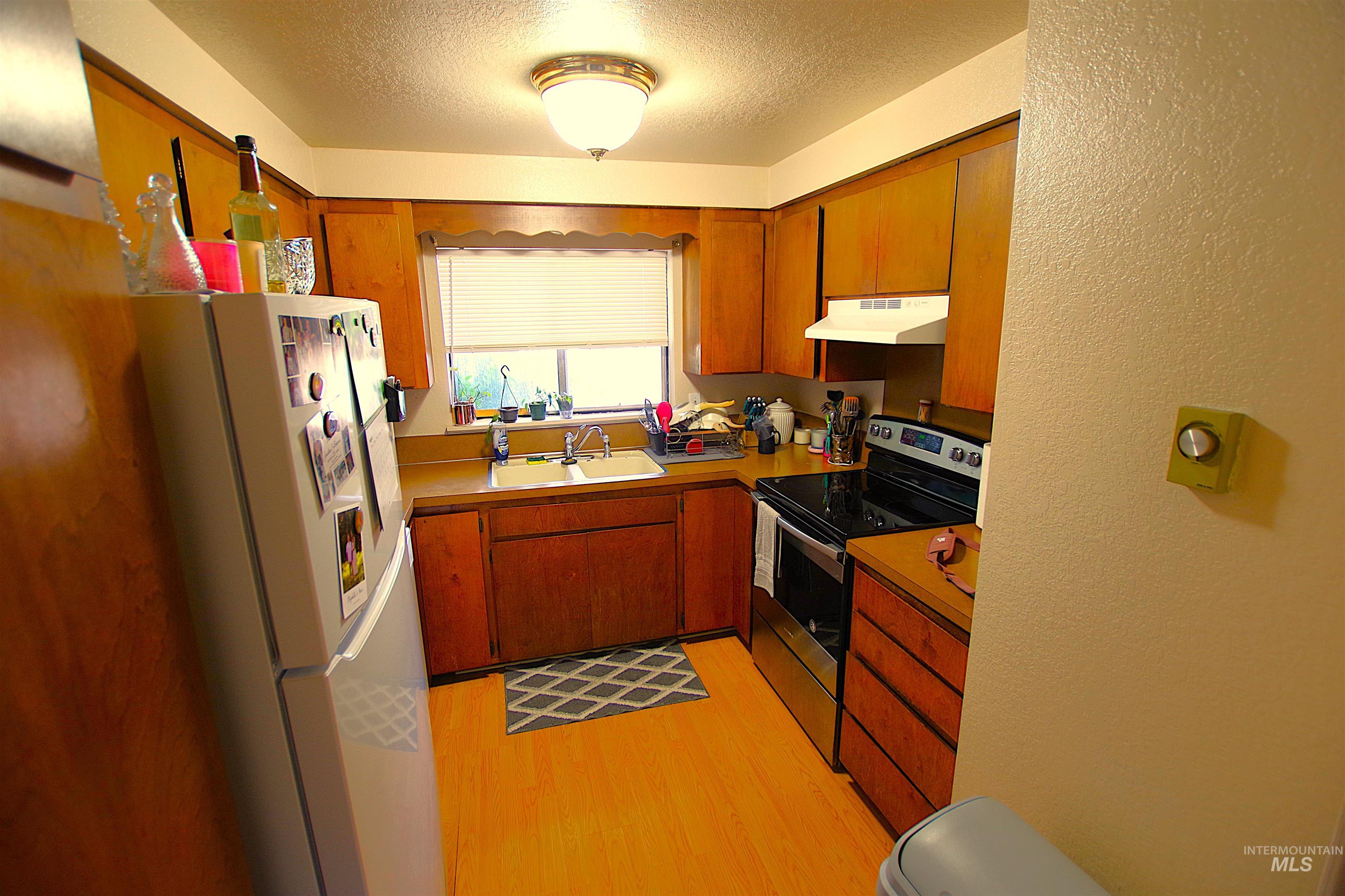 416-418 E Maine Ave Property Photo 9