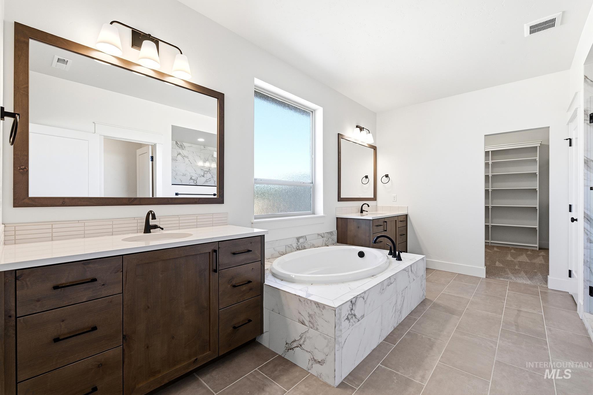 9351 W Gladiola Lane Property Photo 17
