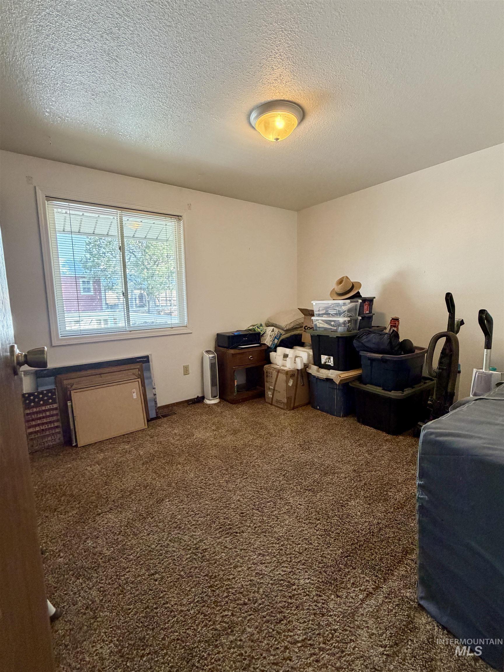844 Crest Dr Property Photo 10