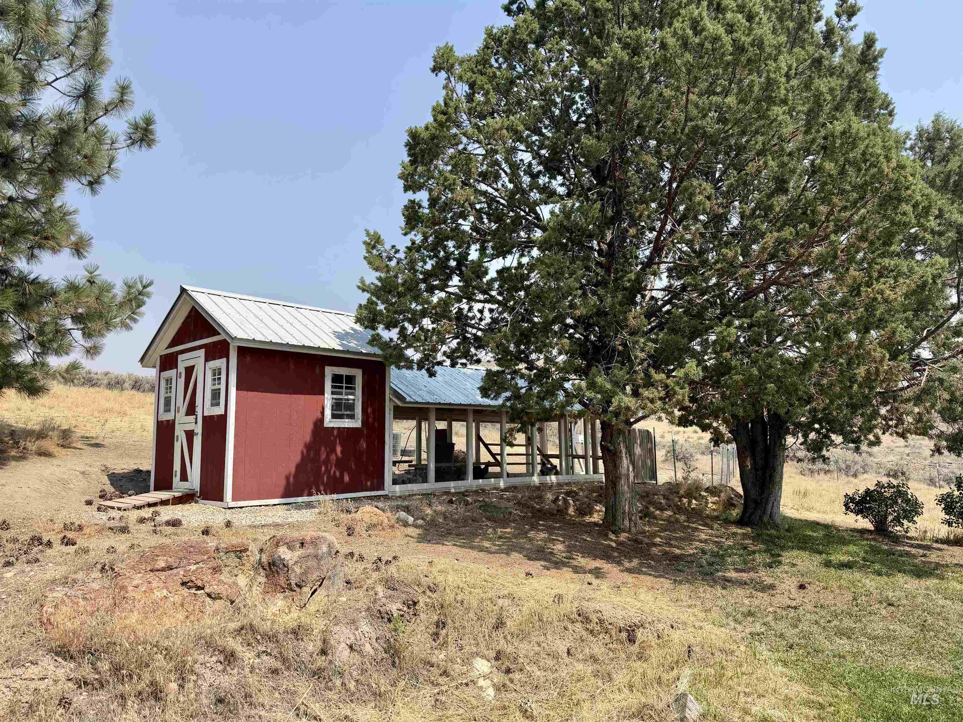 844 Crest Dr Property Photo 20