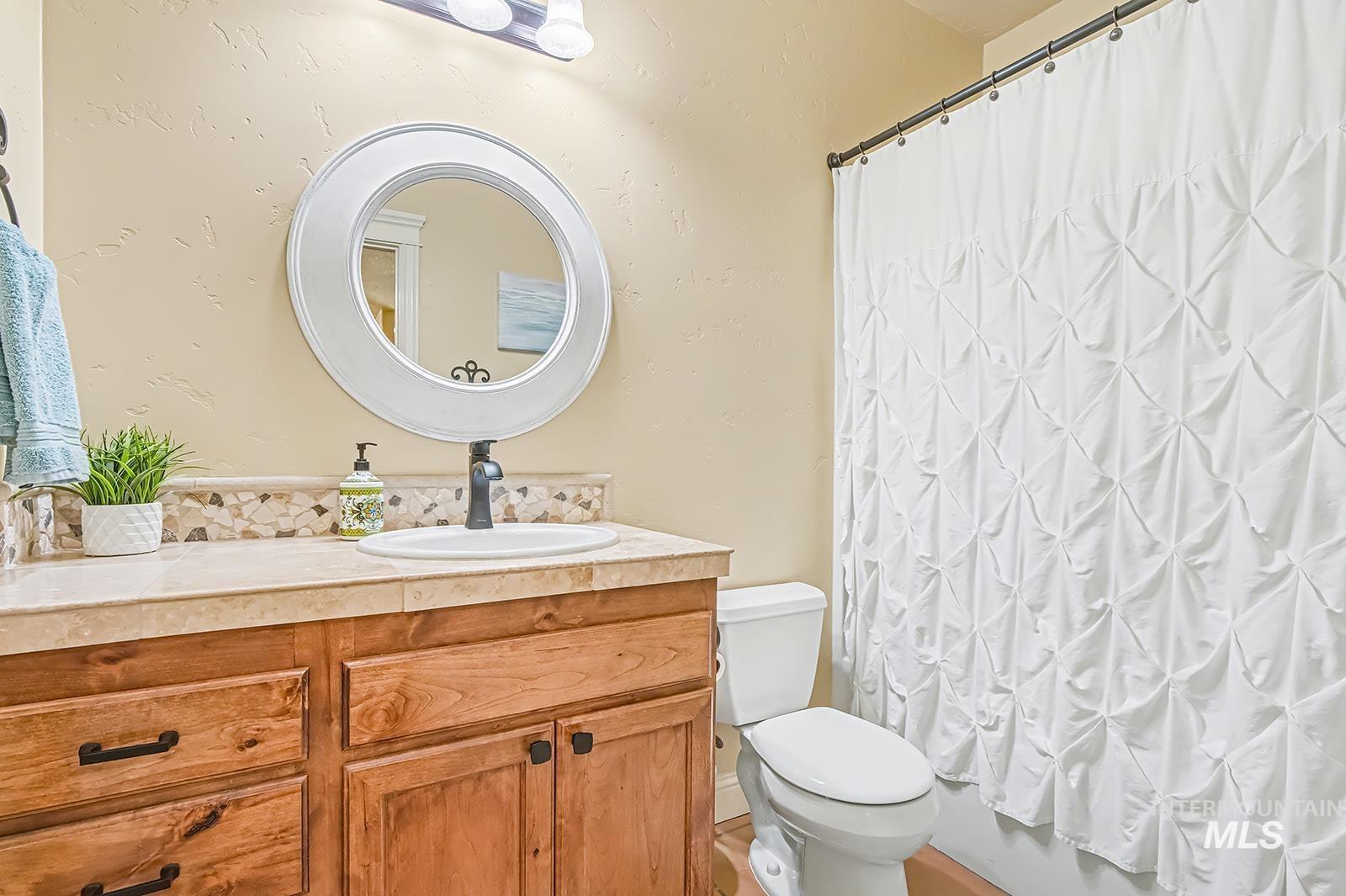 8751 W Rioja St Property Photo 26