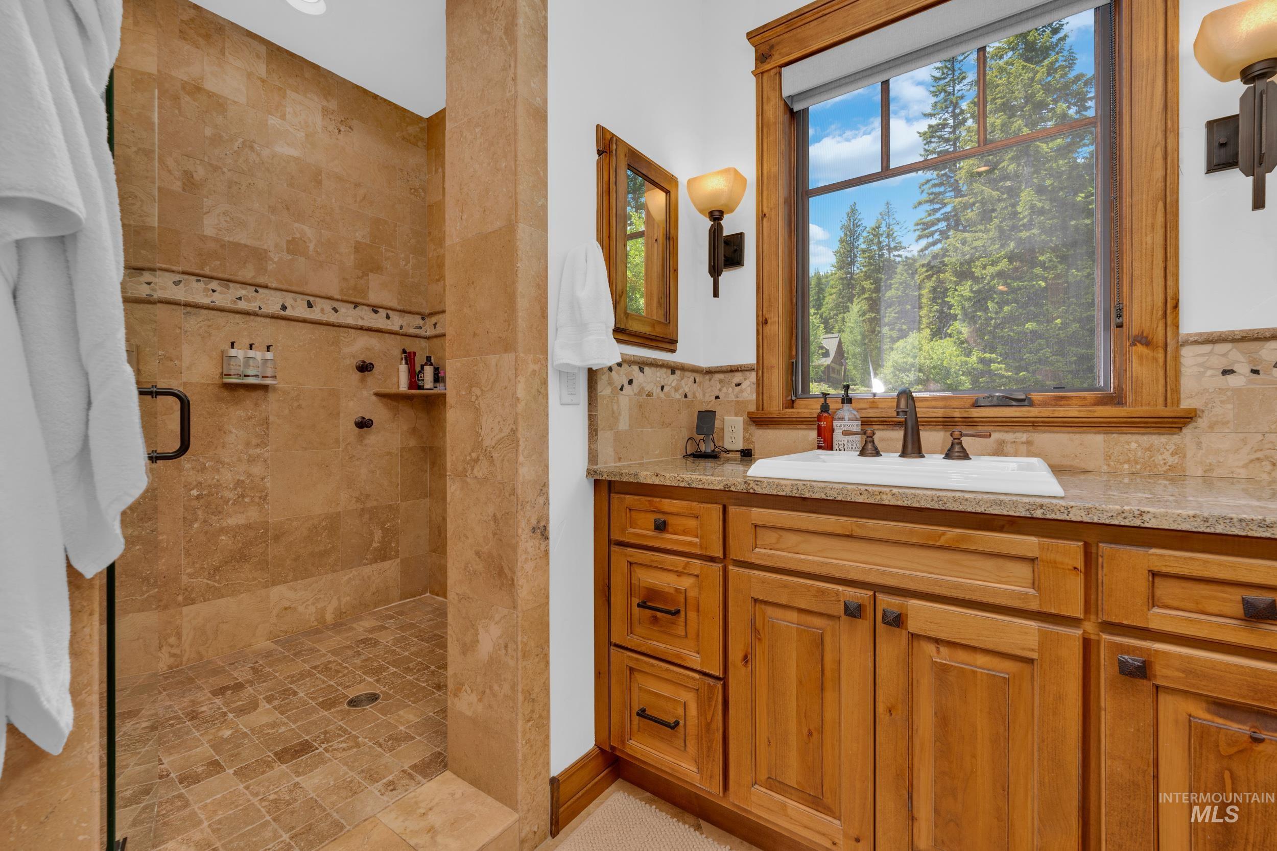 33 Pinnacle Court Property Photo 14