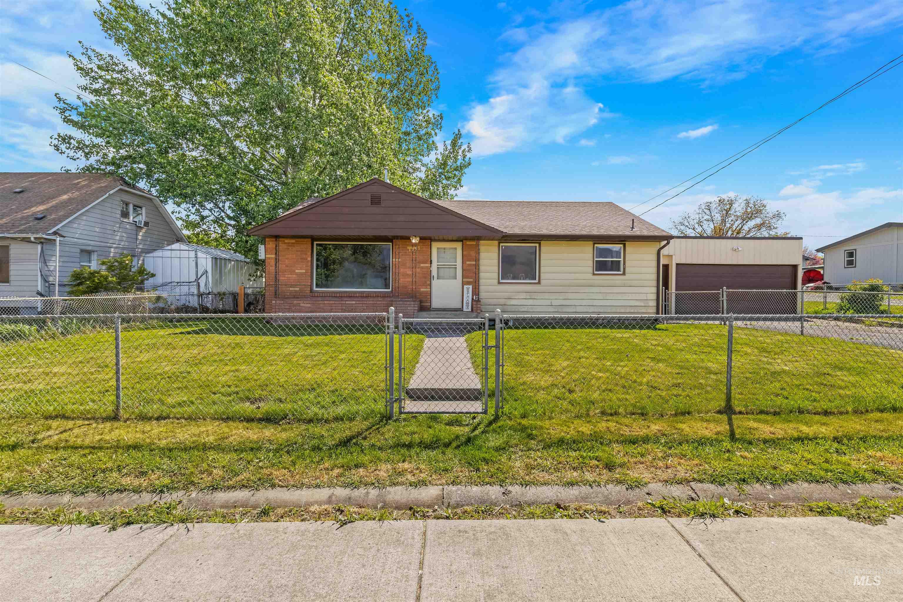1357 Chestnut St Property Photo 1