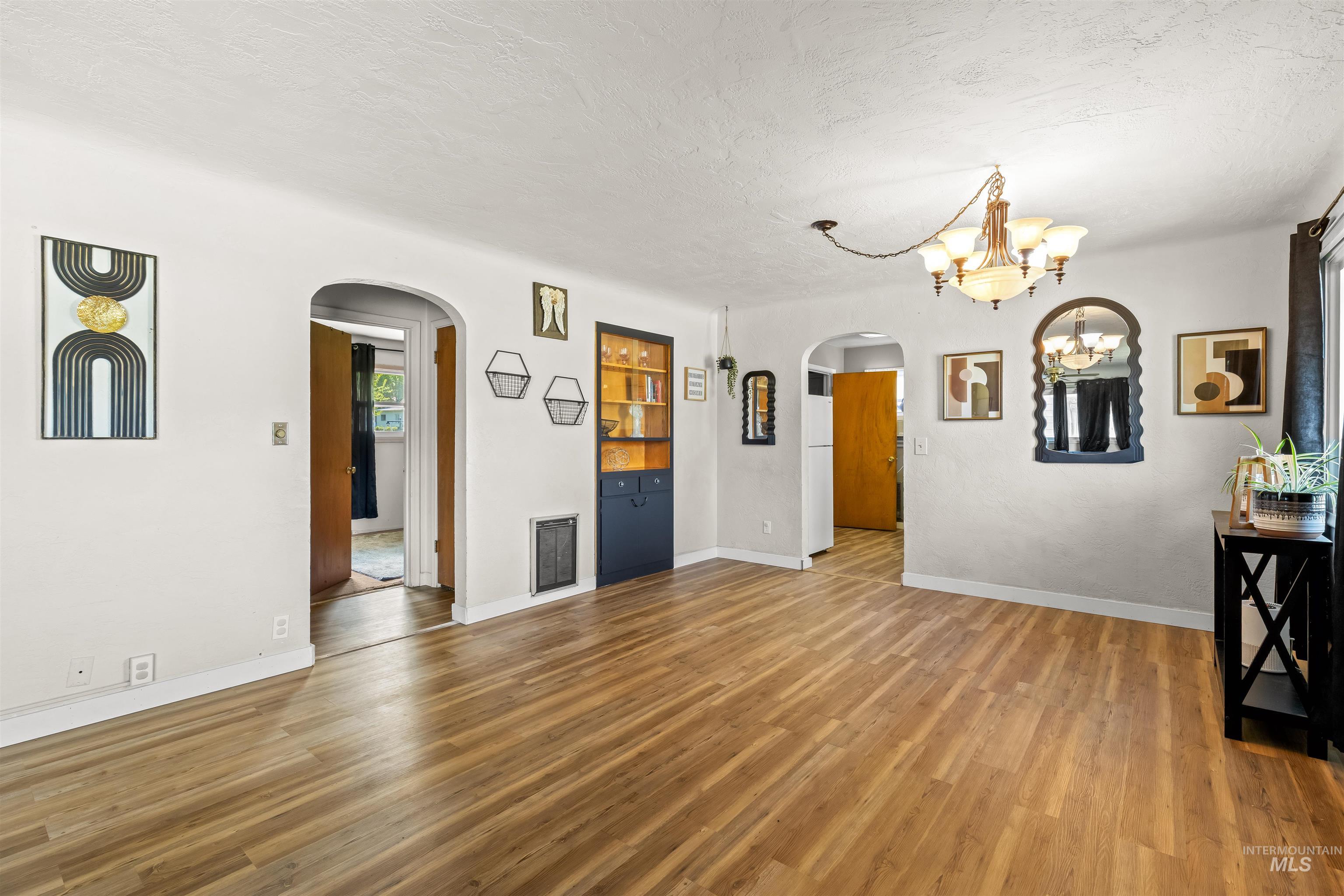 1357 Chestnut St Property Photo 8