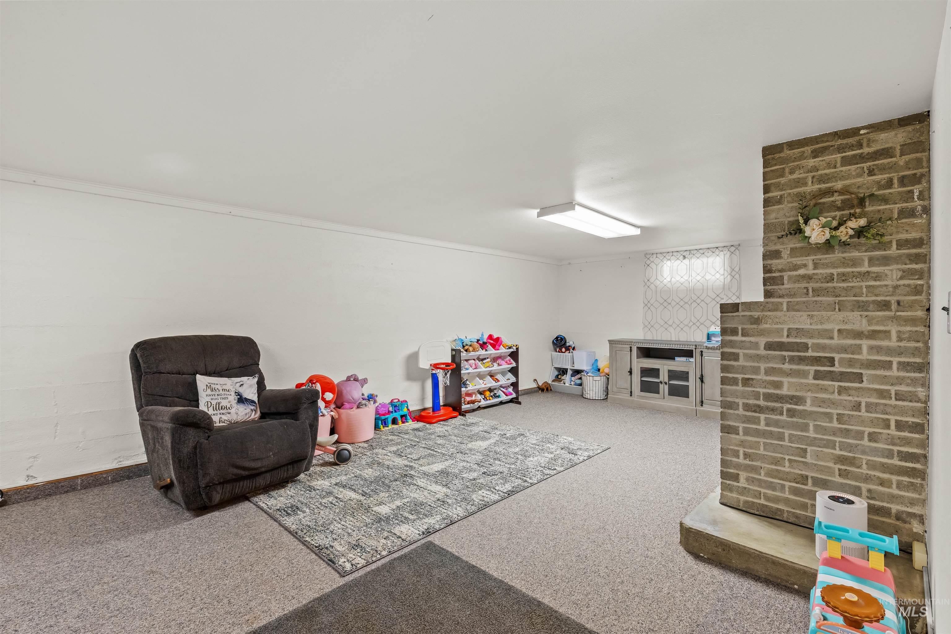 1357 Chestnut St Property Photo 18