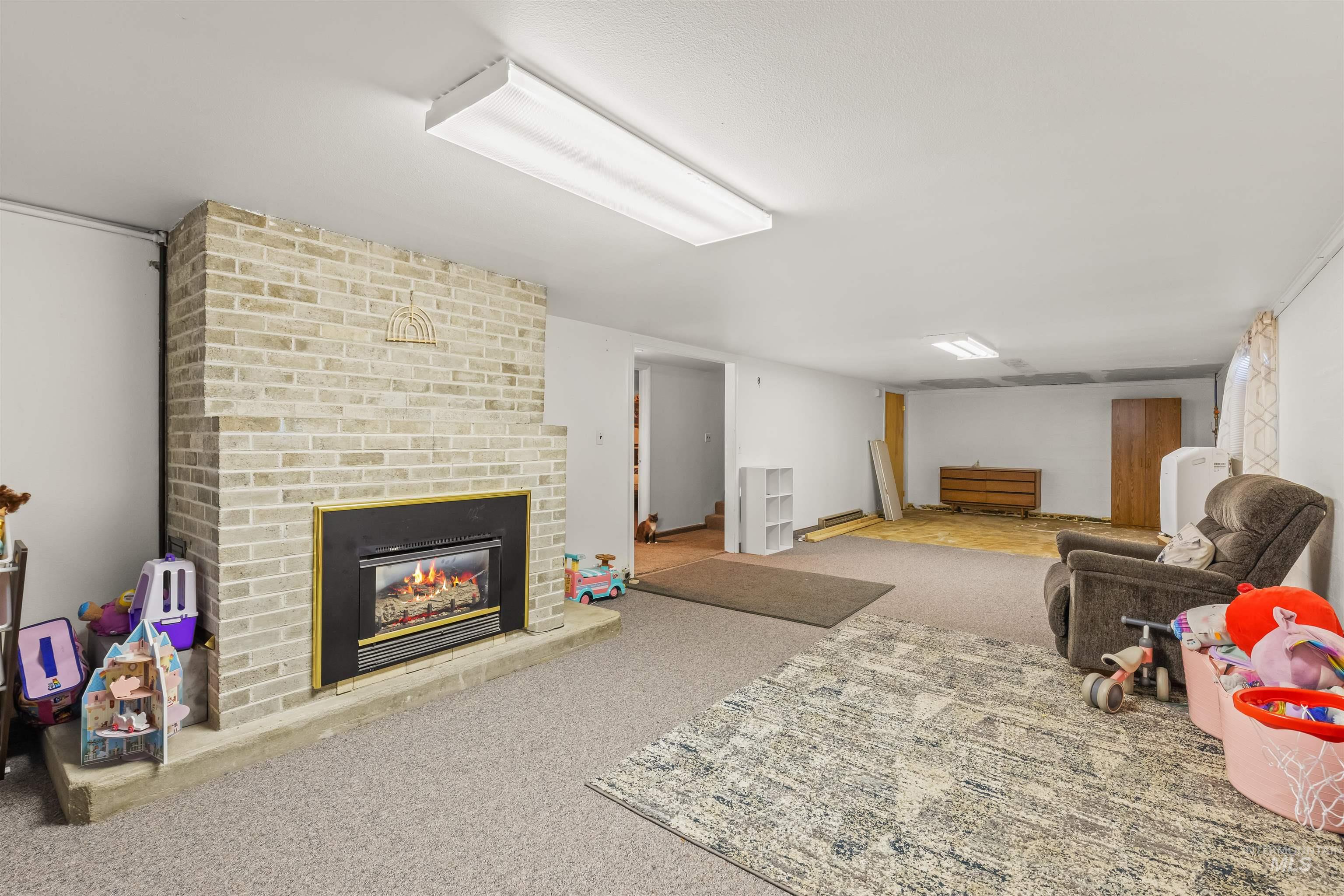 1357 Chestnut St Property Photo 19