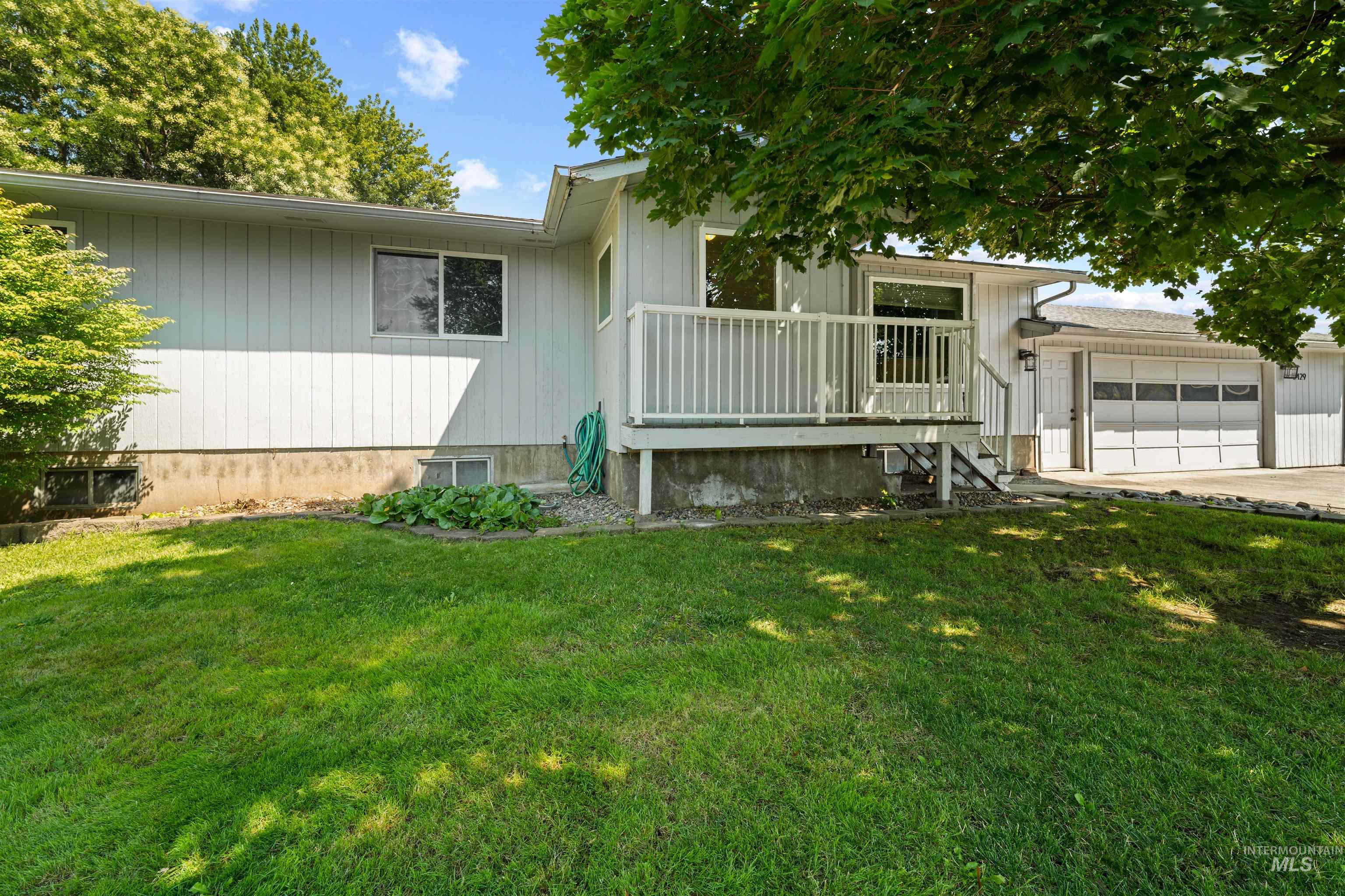 2429 Westwood Court Property Photo 3