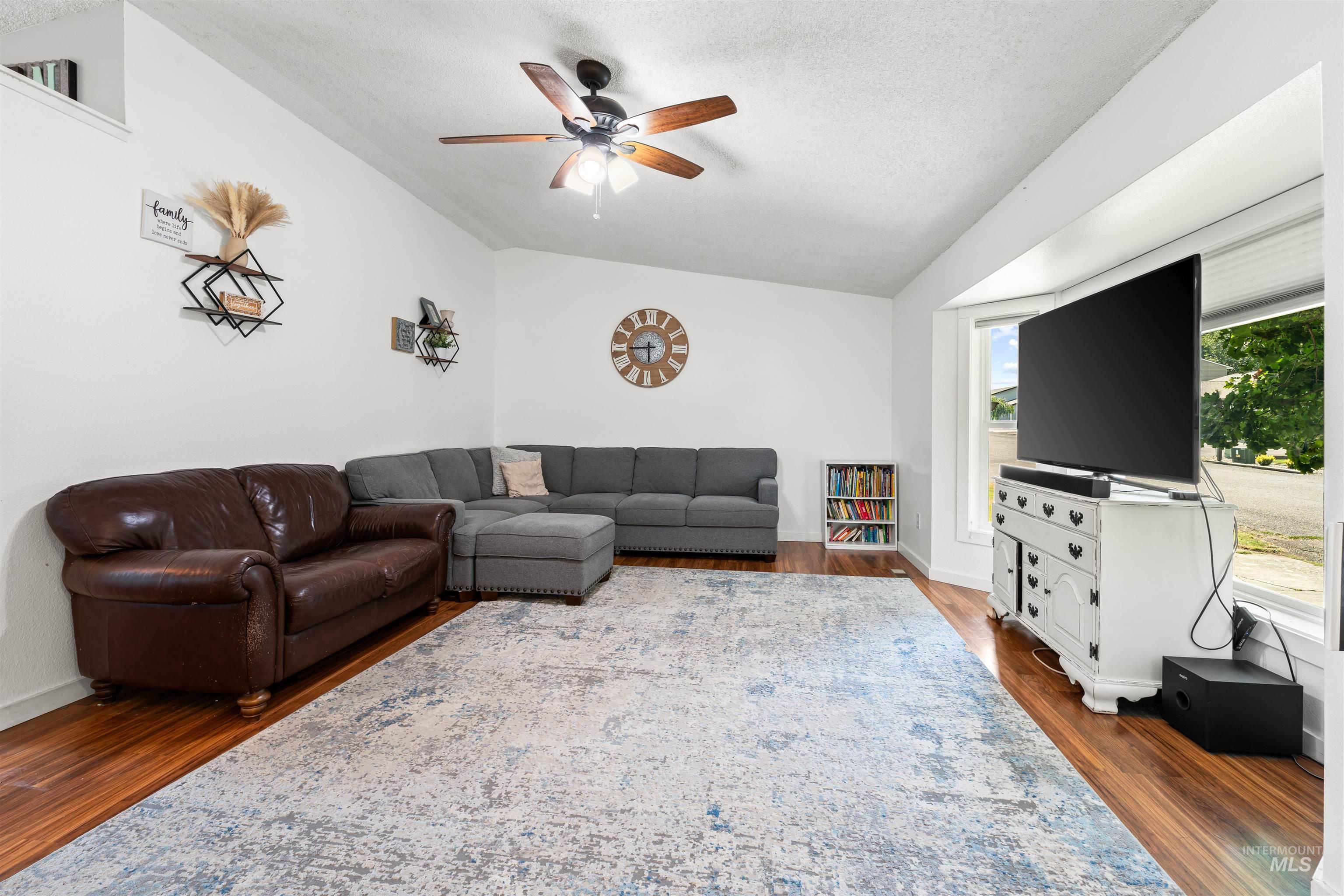 2429 Westwood Court Property Photo 8