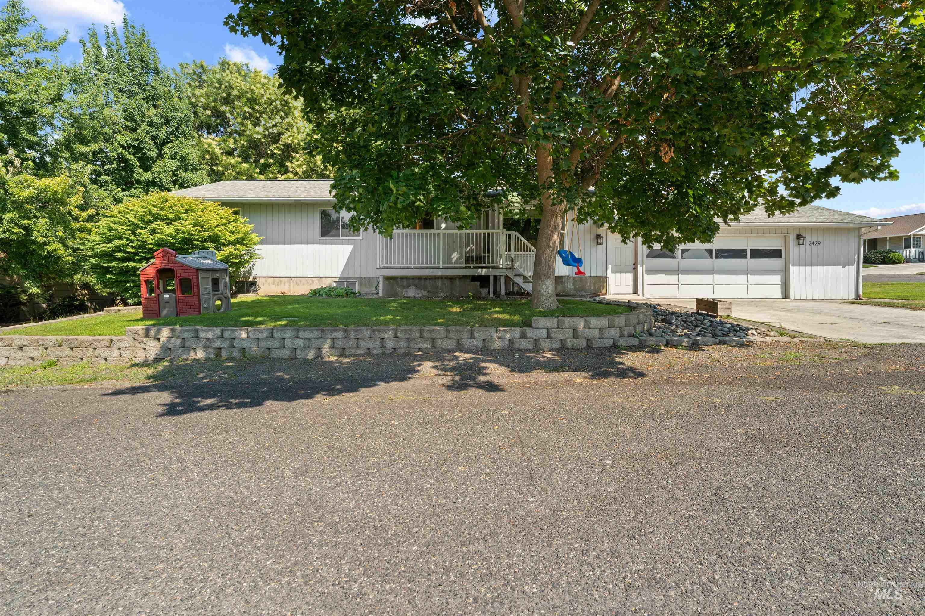 2429 Westwood Court Property Photo 48