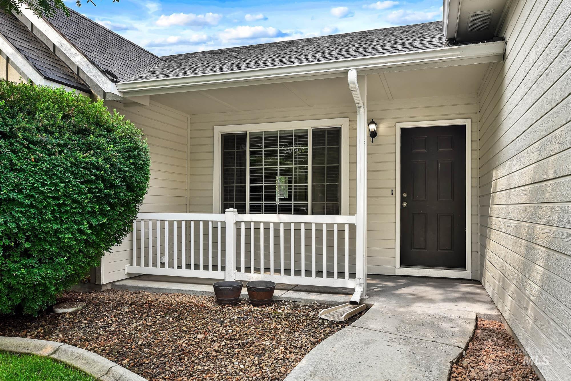 3709 N Lezana Property Photo 2