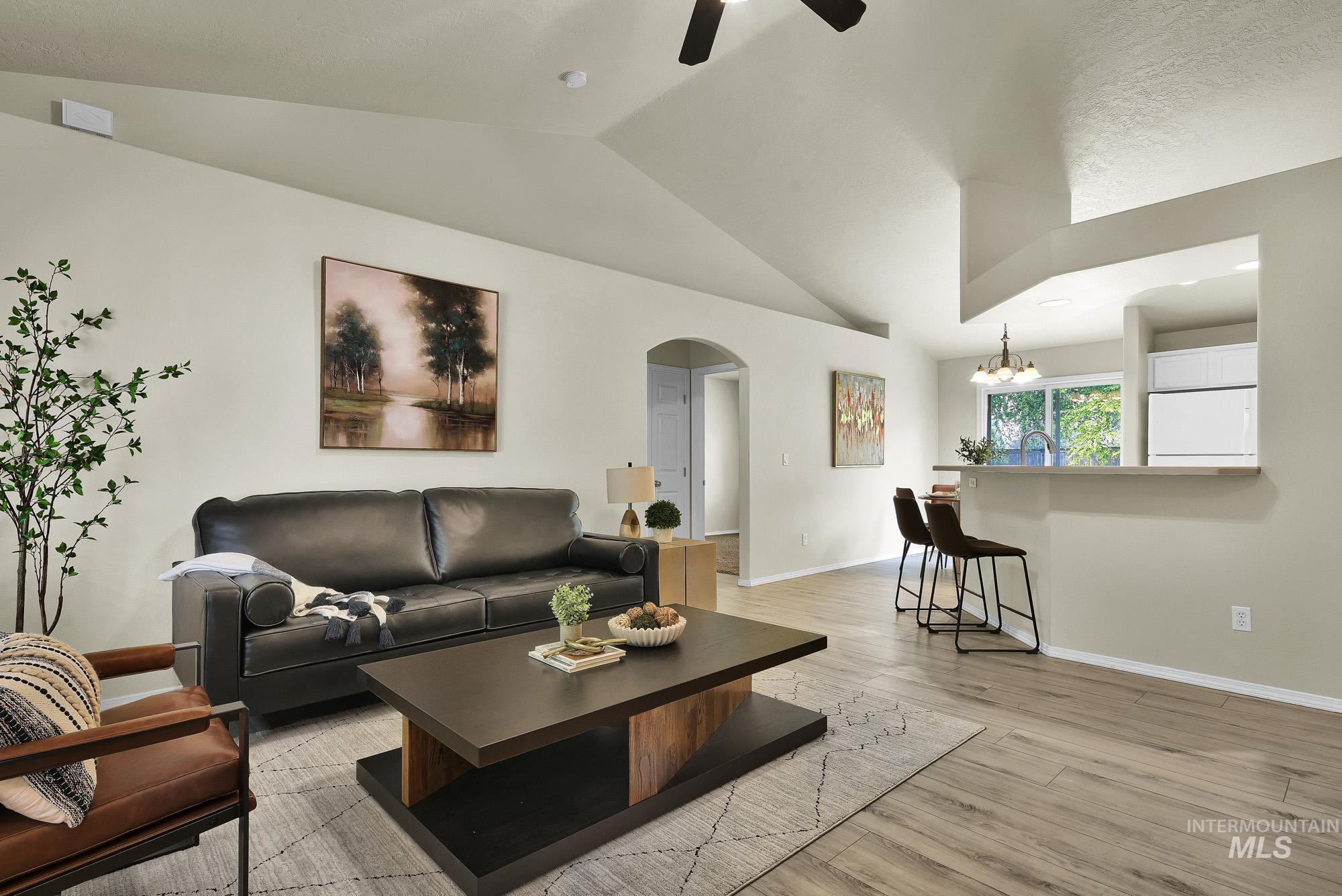 3709 N Lezana Property Photo 4