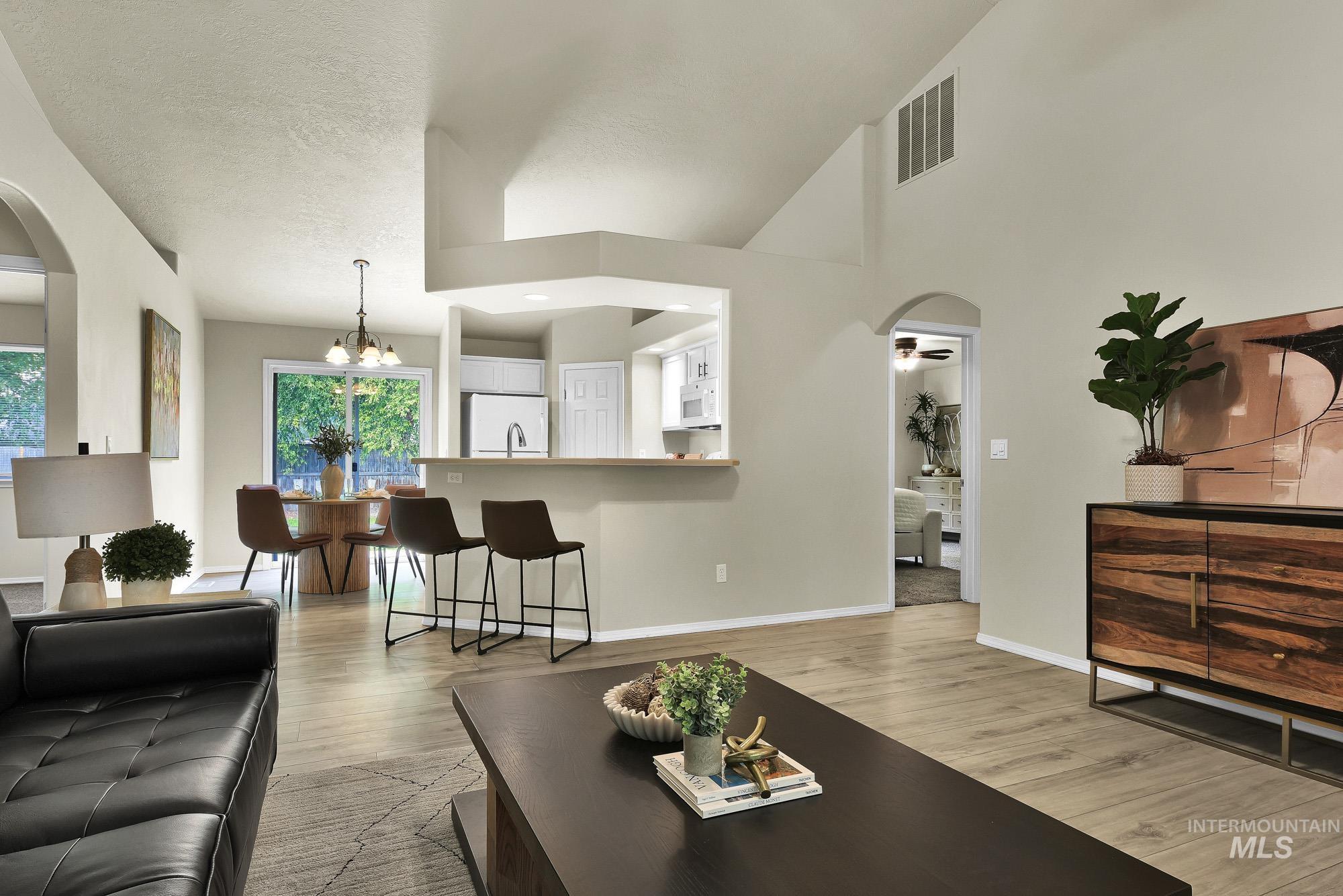 3709 N Lezana Property Photo 6