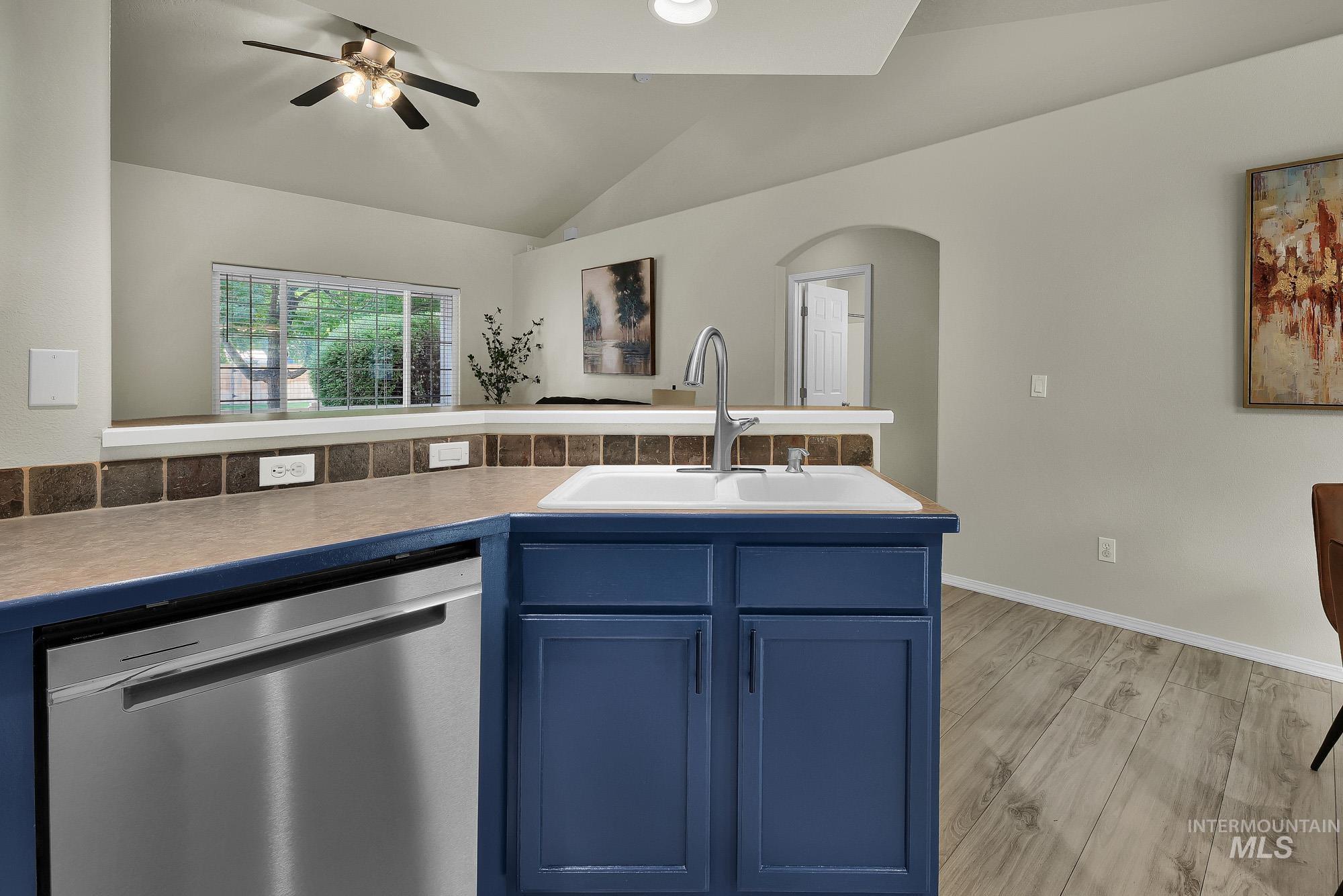3709 N Lezana Property Photo 10