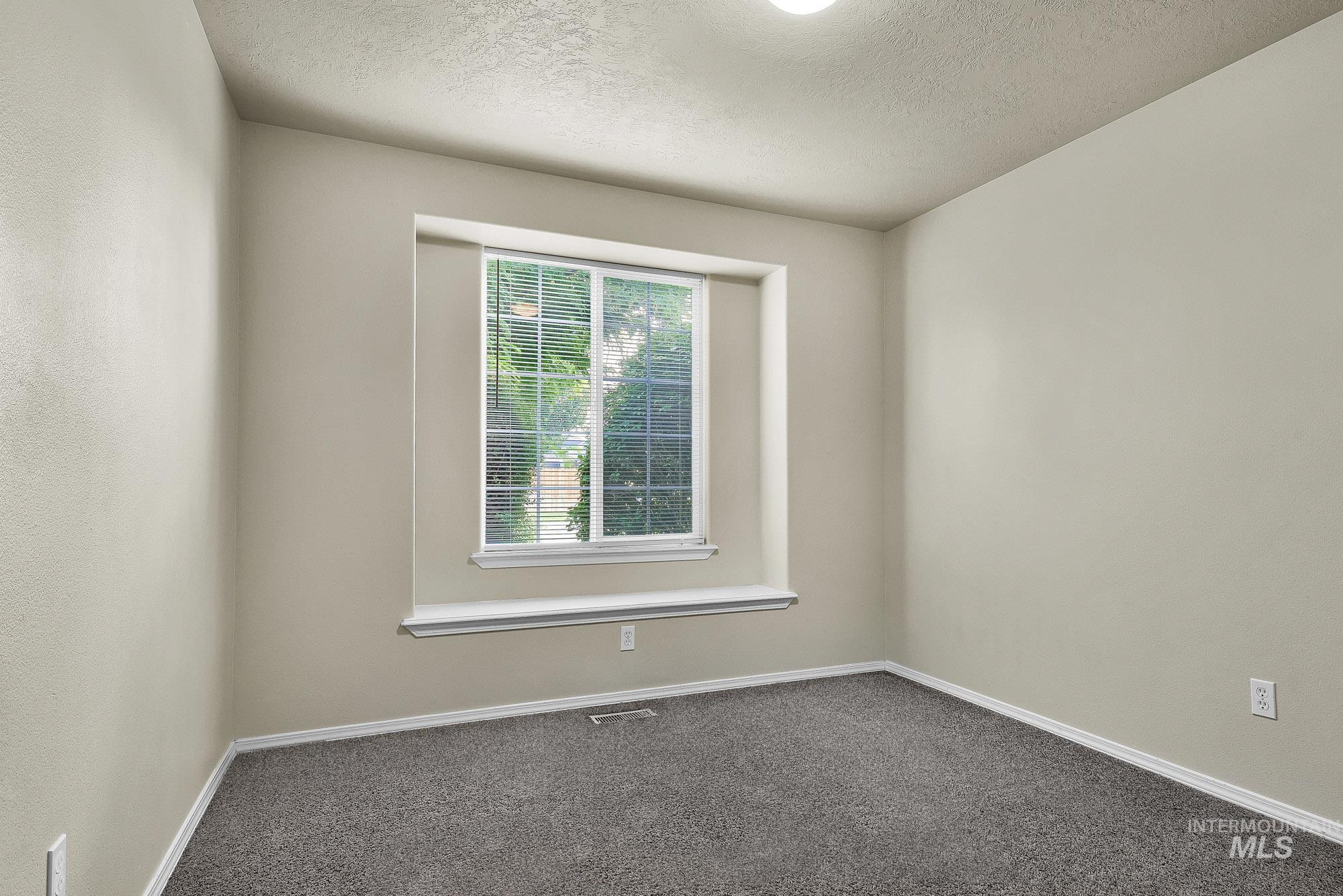 3709 N Lezana Property Photo 18