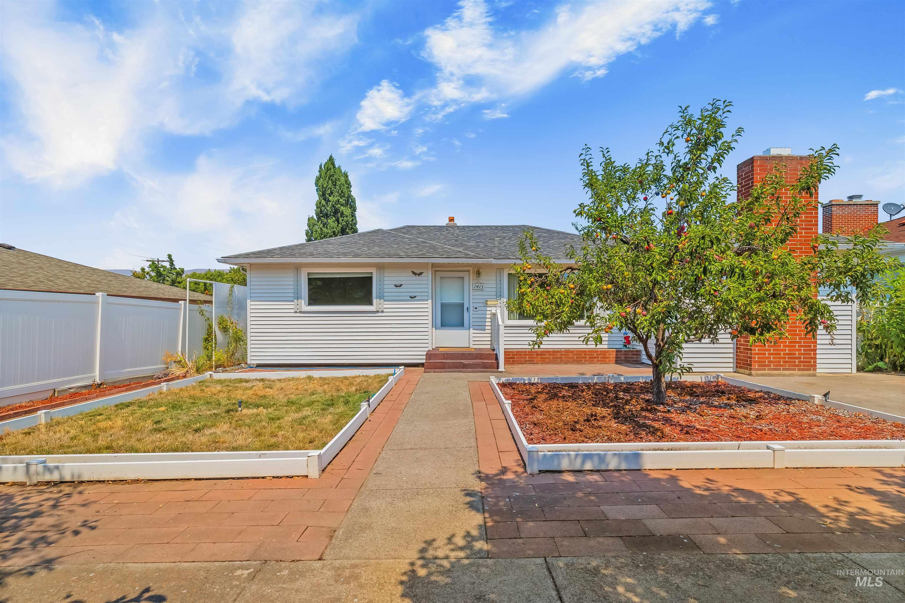 1413 15th Avenue Property Photo 1