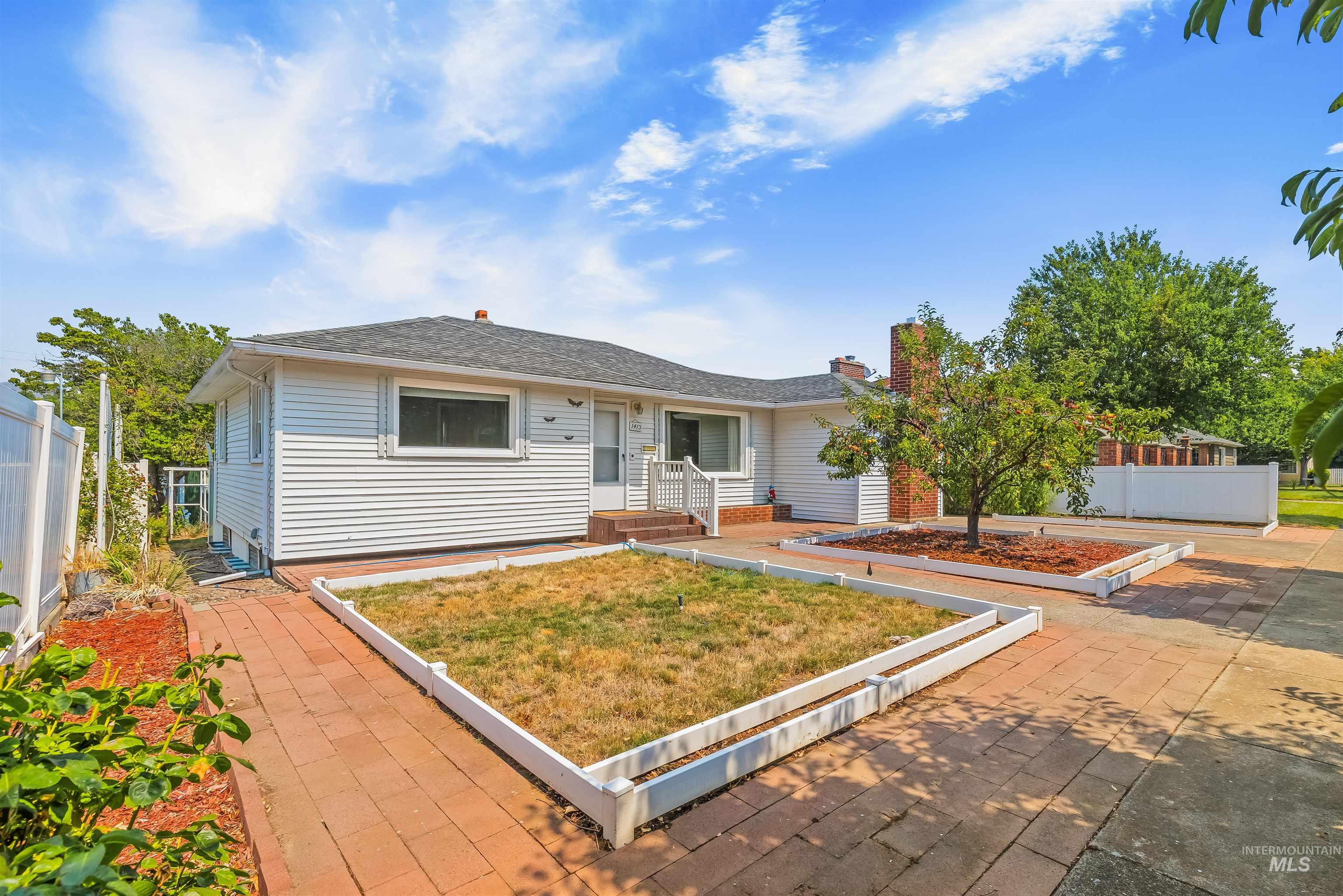 1413 15th Avenue Property Photo 3