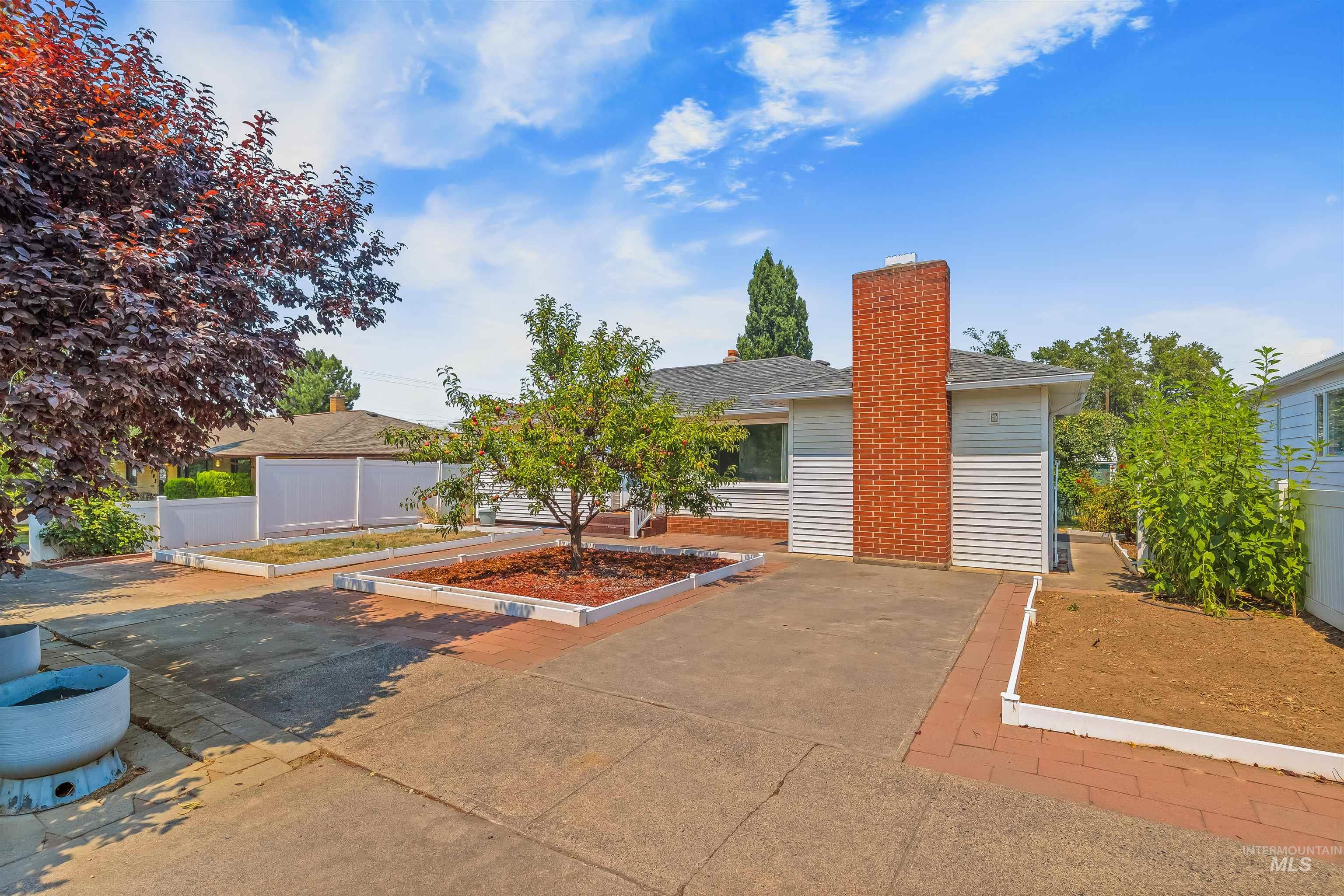 1413 15th Avenue Property Photo 4