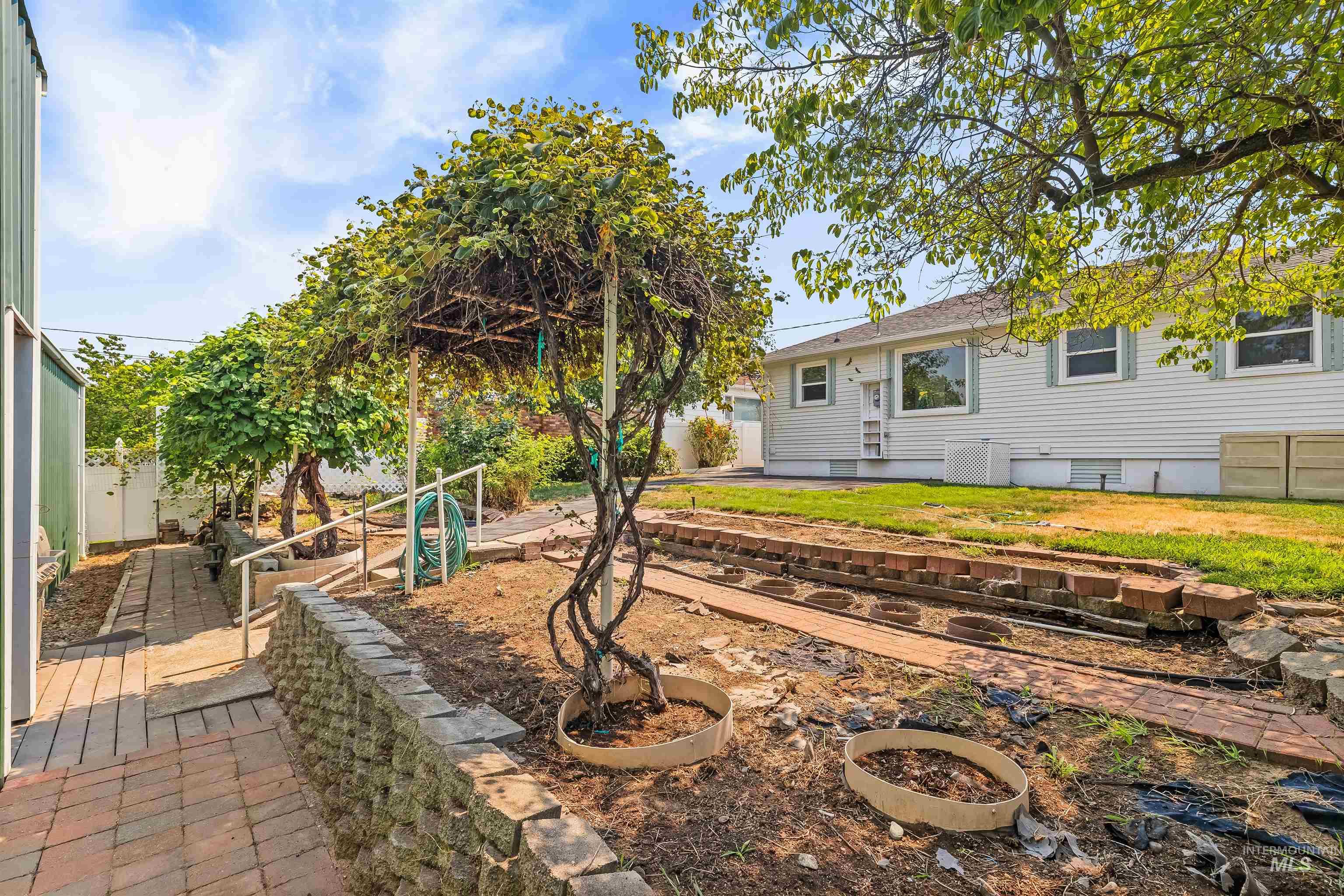 1413 15th Avenue Property Photo 8