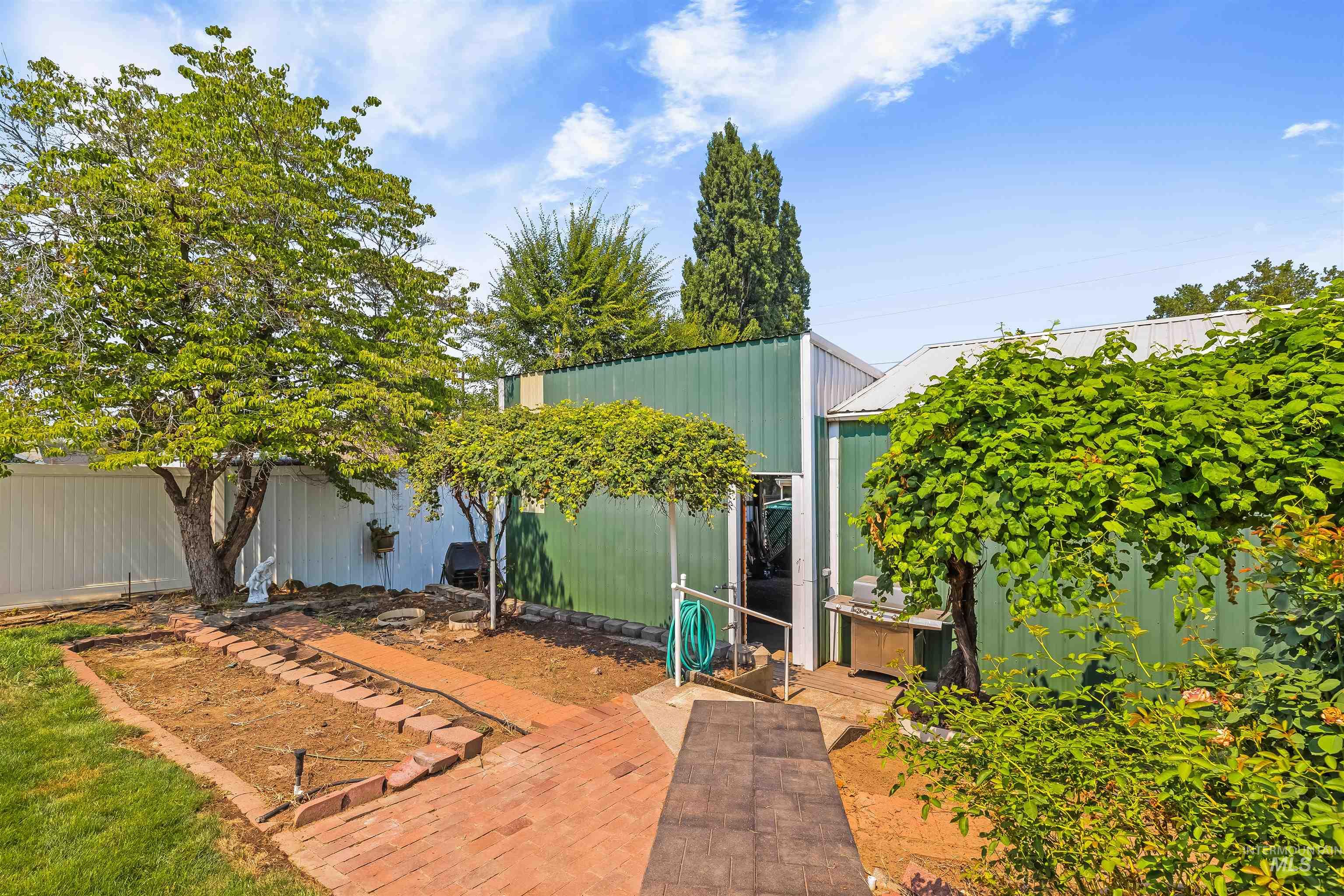 1413 15th Avenue Property Photo 9