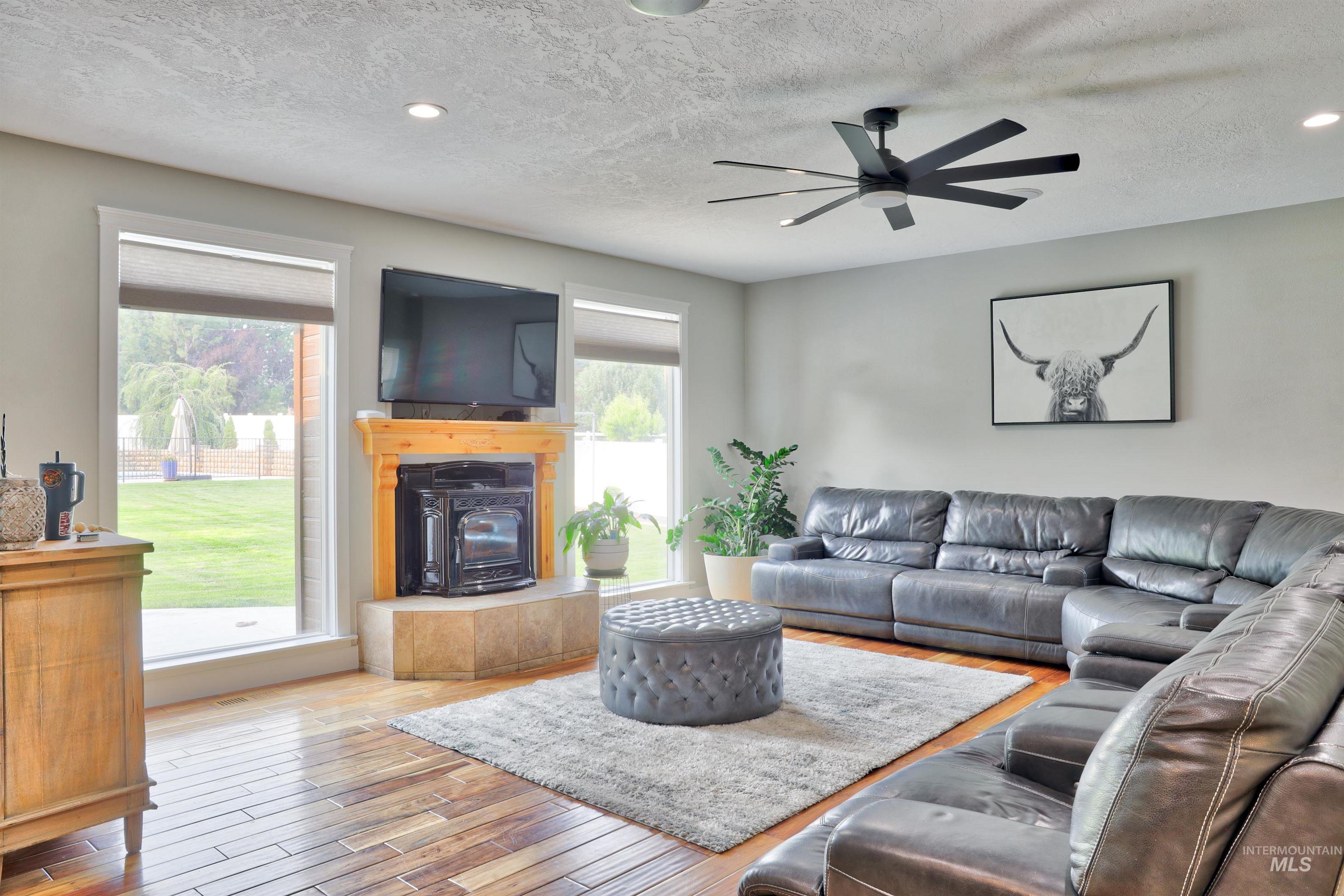 8858 Stardust Ln Property Photo 7