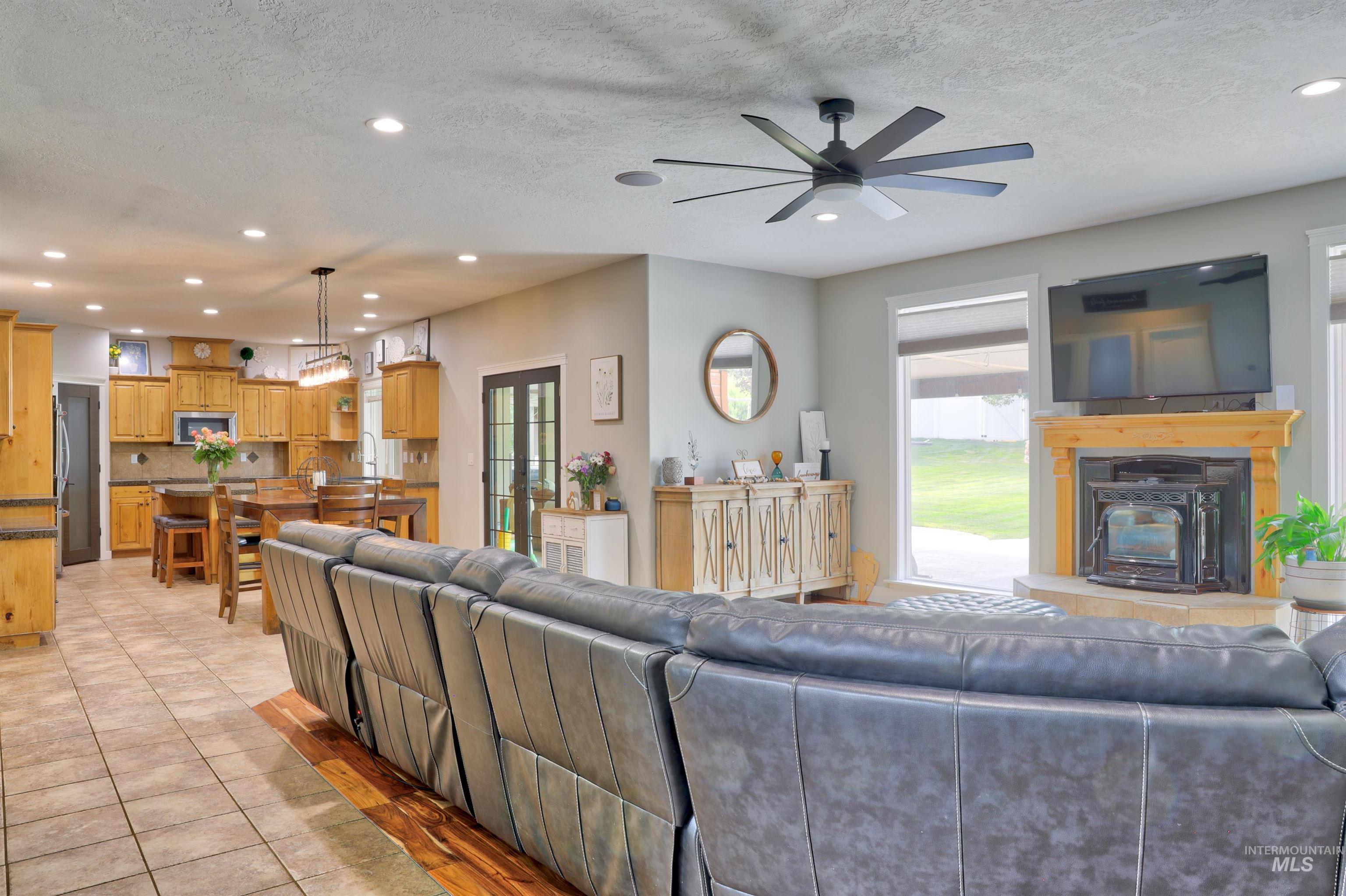 8858 Stardust Ln Property Photo 8