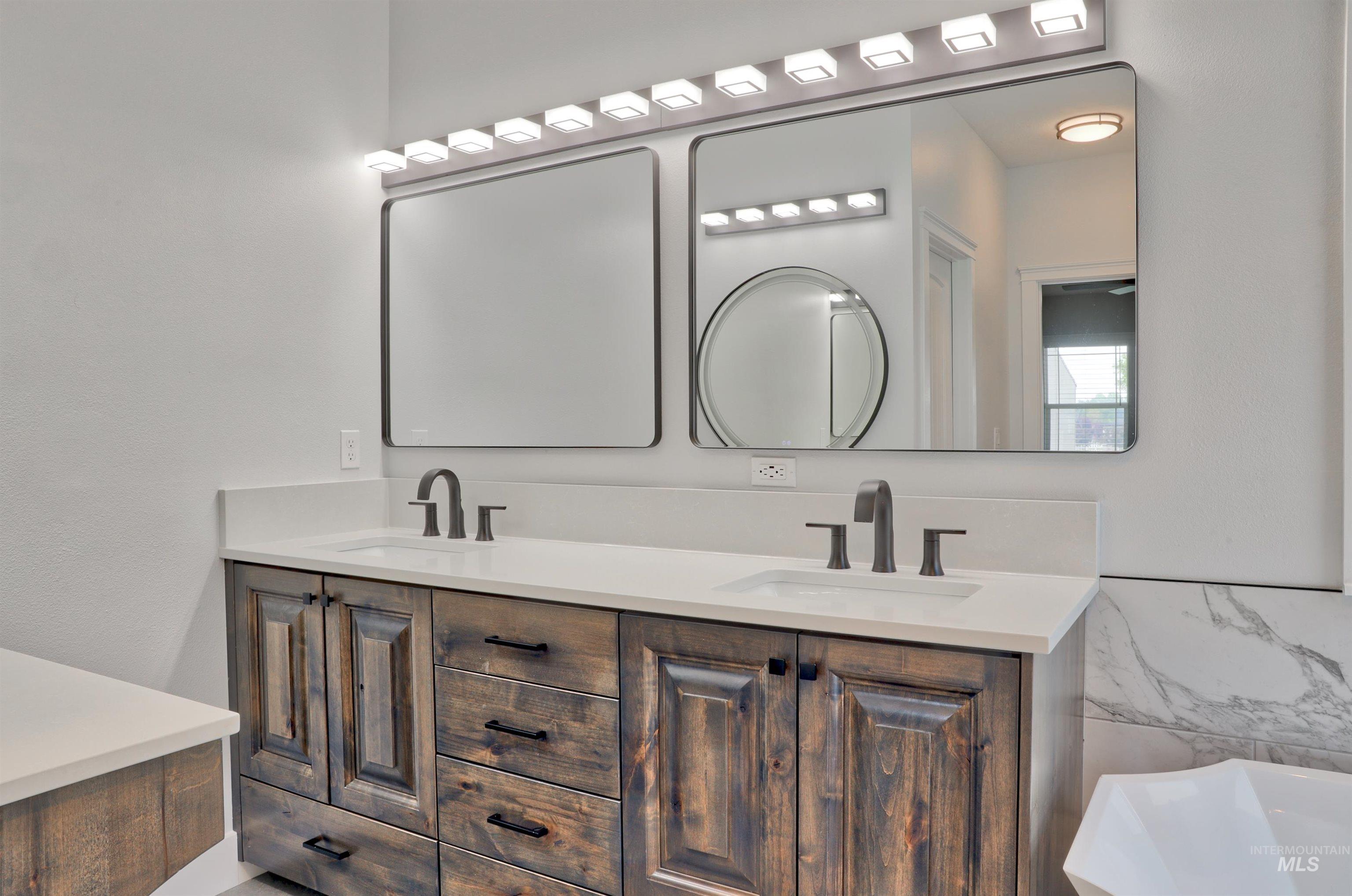 8858 Stardust Ln Property Photo 12