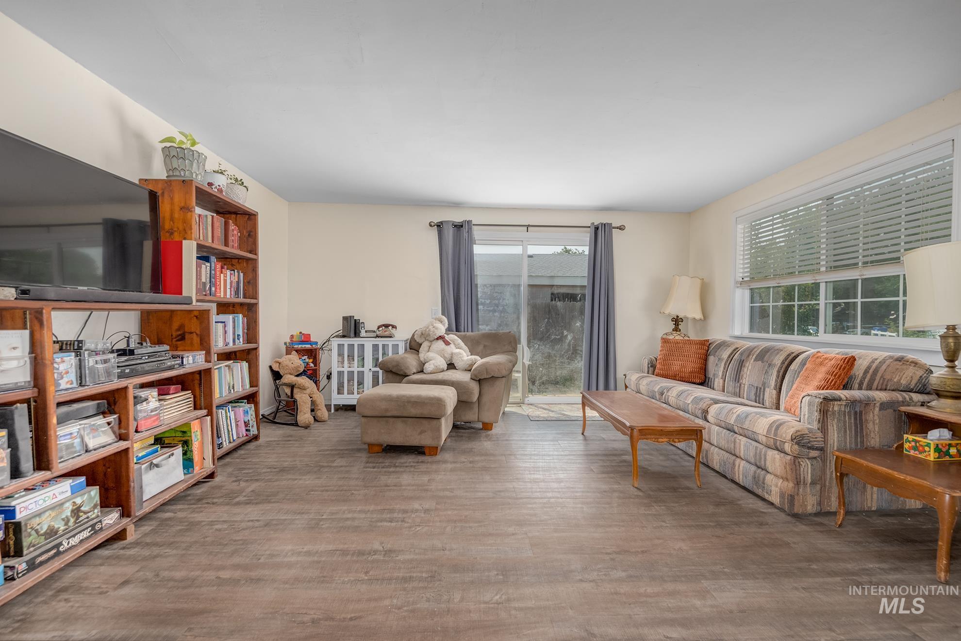 350 Farber Drive Property Photo 6