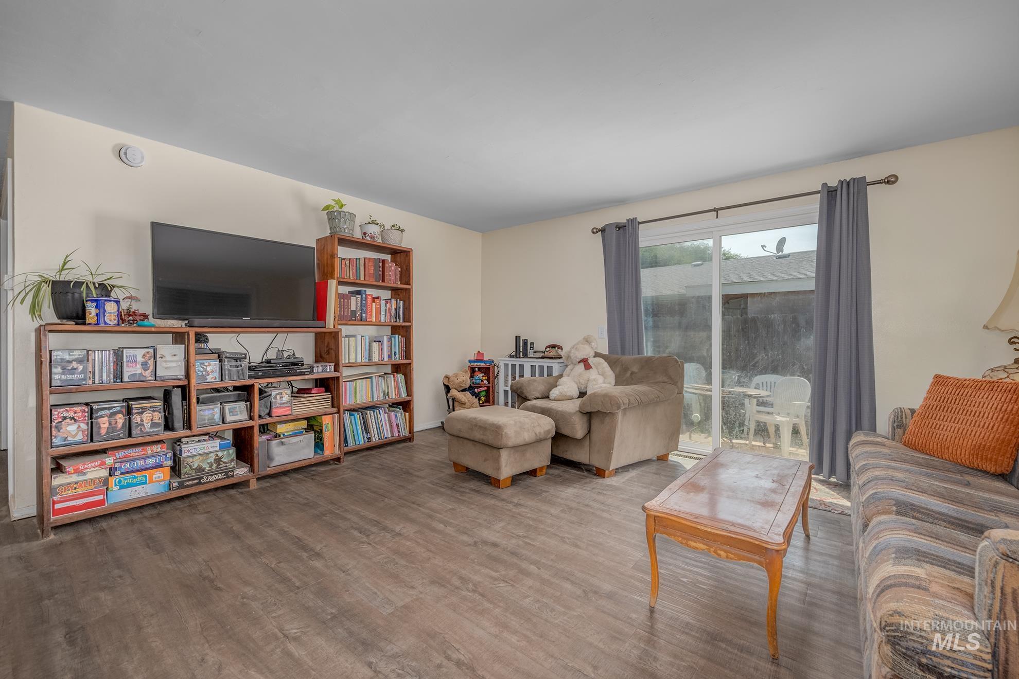 350 Farber Drive Property Photo 7