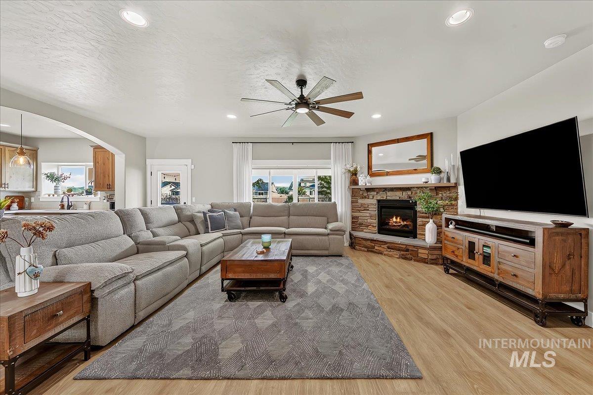 6190 E Canyon Crossing Dr. Property Photo 7