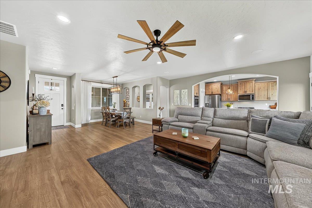 6190 E Canyon Crossing Dr. Property Photo 8