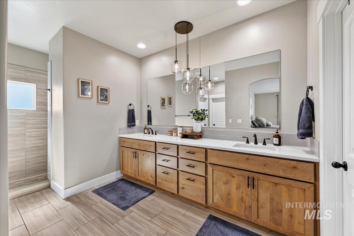 6190 E Canyon Crossing Dr. Property Photo 21