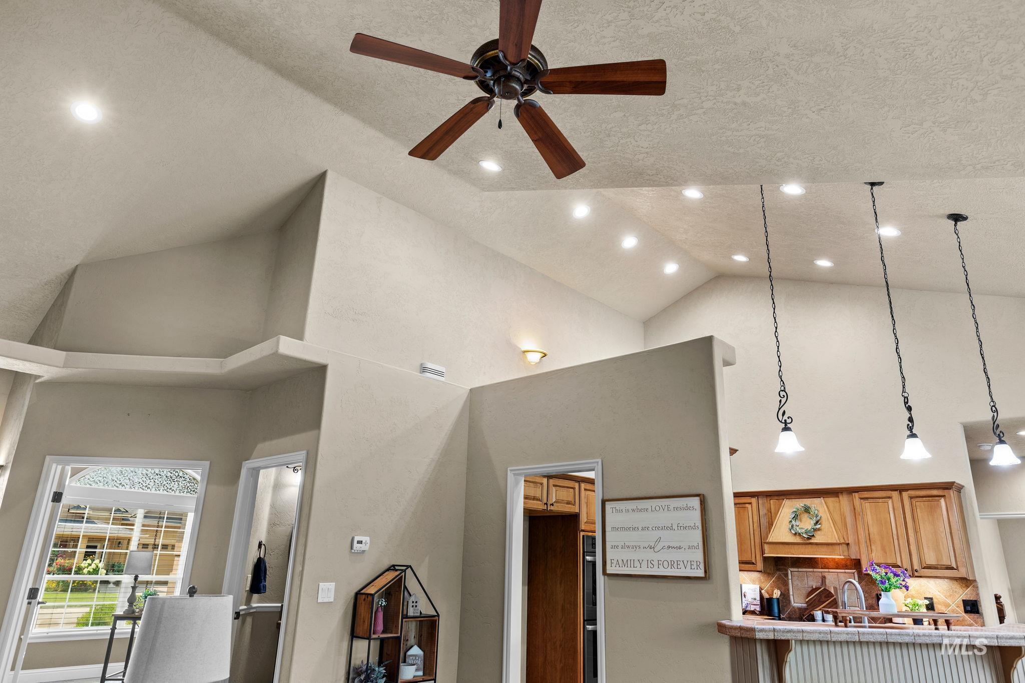4220 N Bryce Canyon Ave Property Photo 13