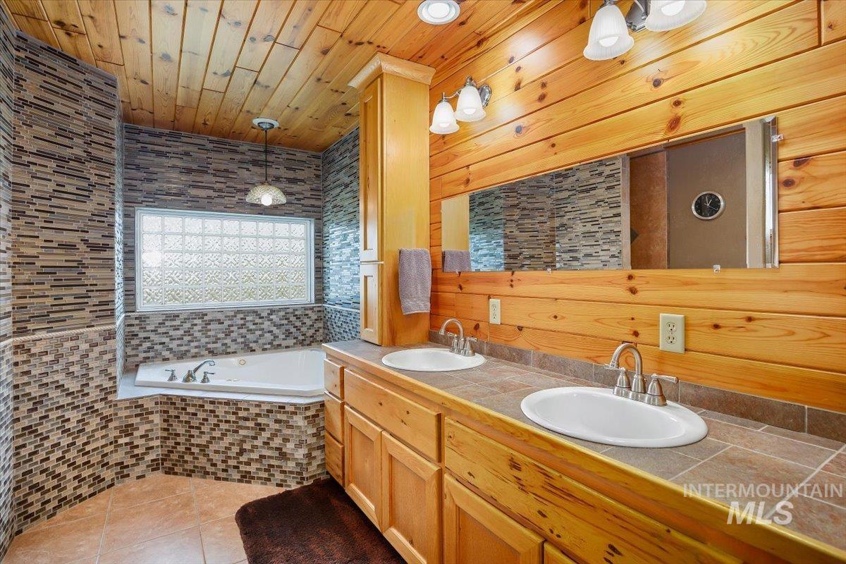 2819 S 850 E Property Photo 25