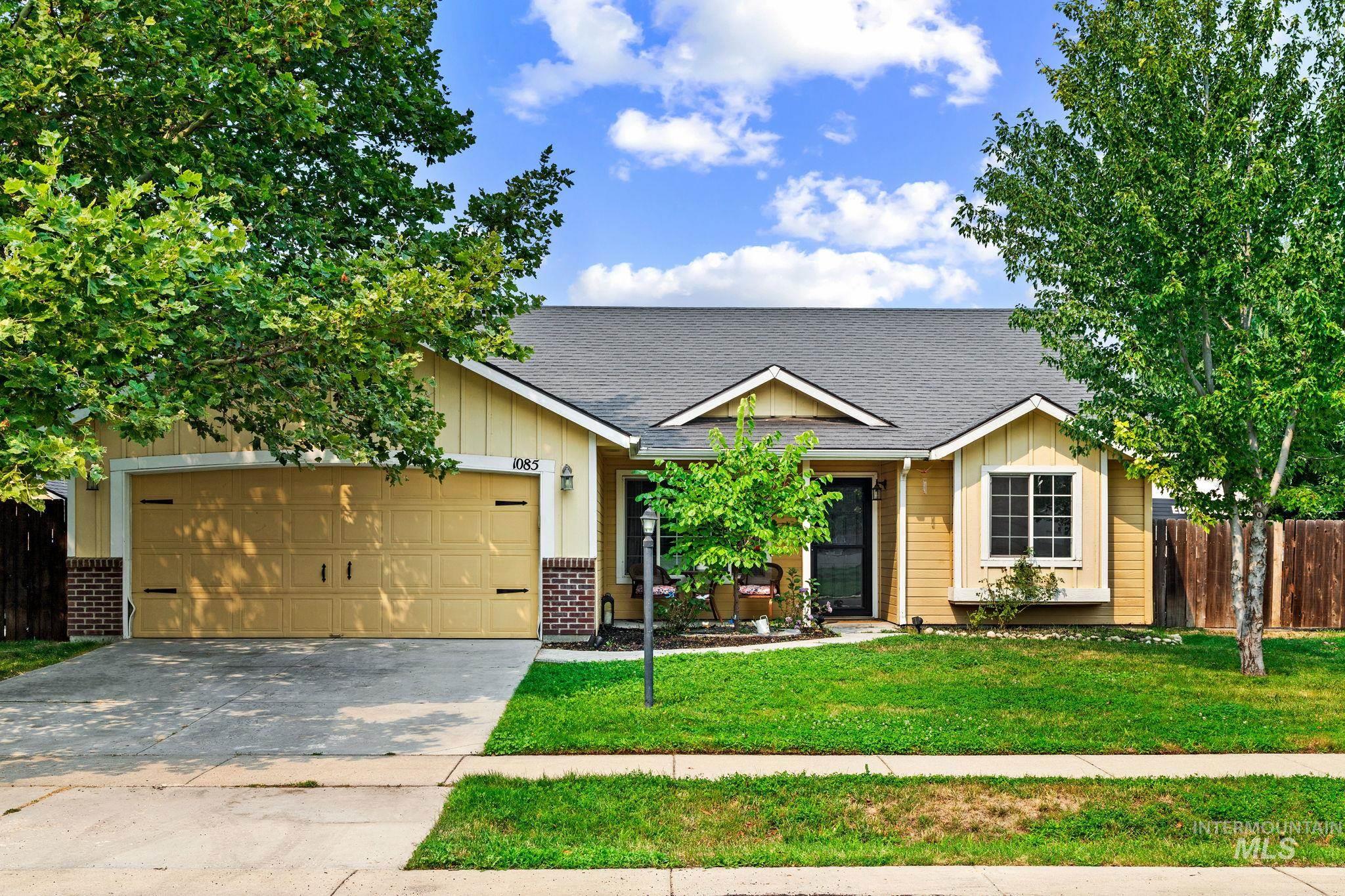 1085 N Crownhaven Way Property Photo 1