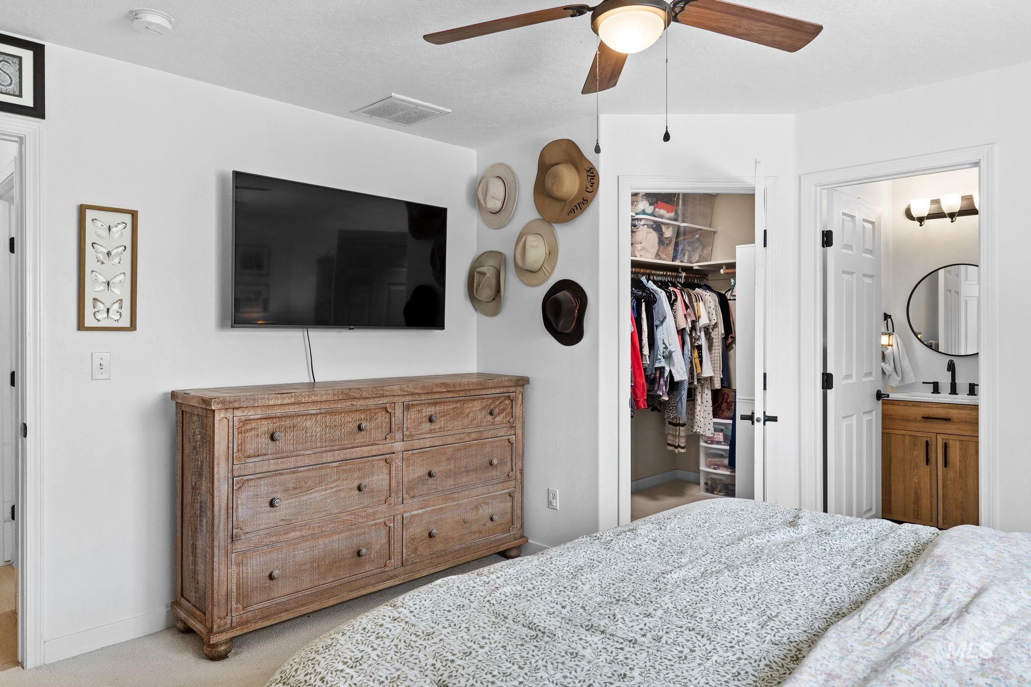 1085 N Crownhaven Way Property Photo 18