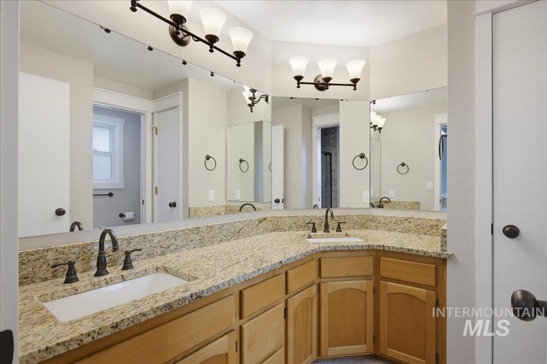 2161 E Lochmeadow Property Photo 21