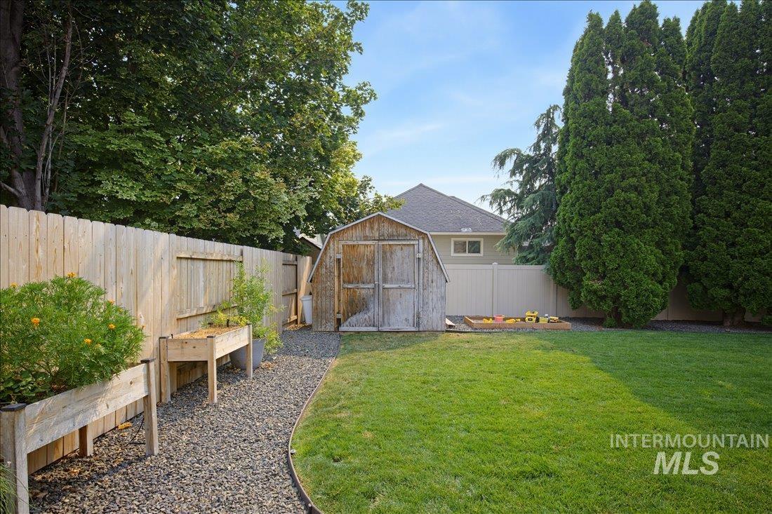 2161 E Lochmeadow Property Photo 34