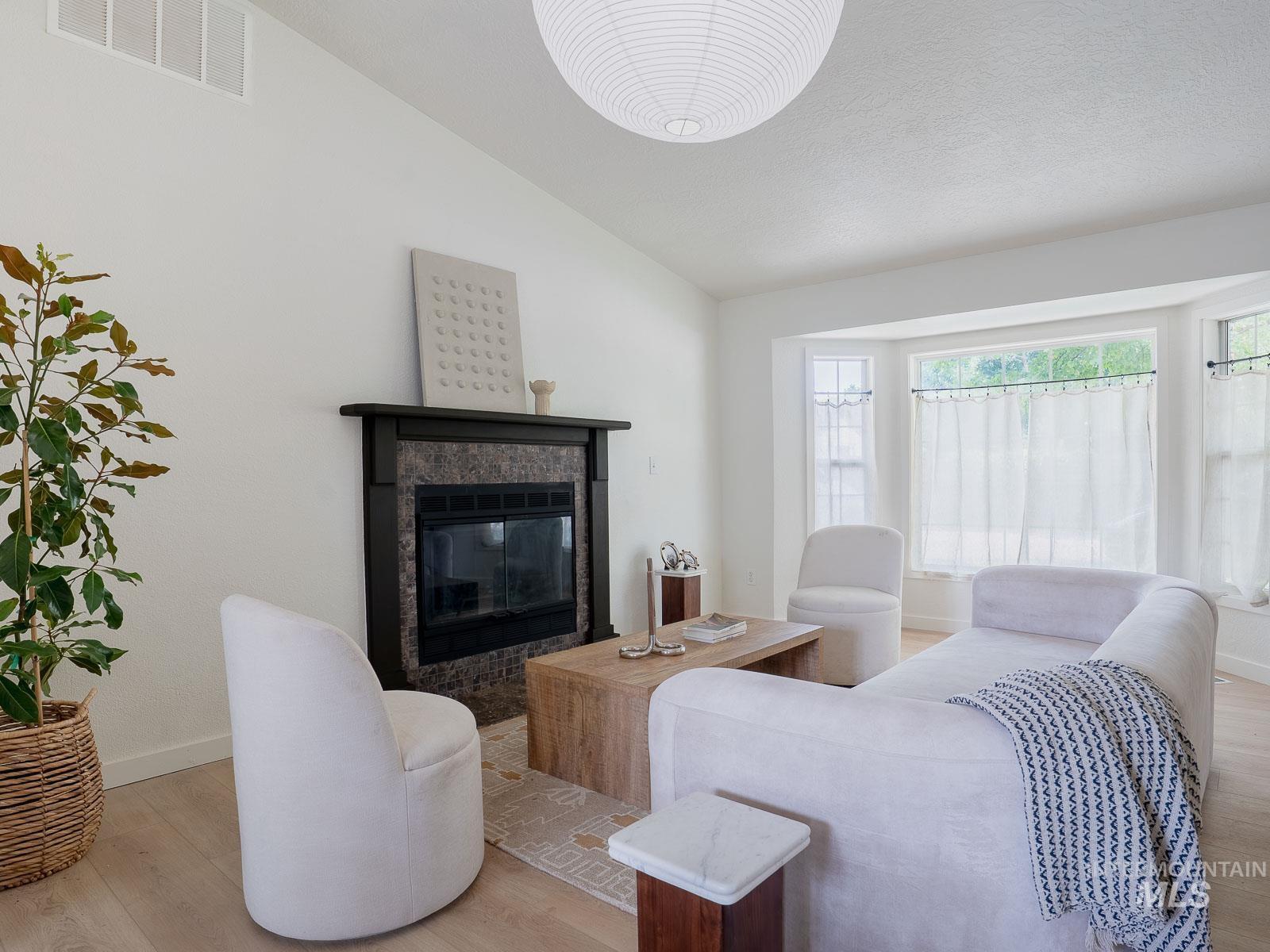 4111 Azalea Lane Property Photo 4