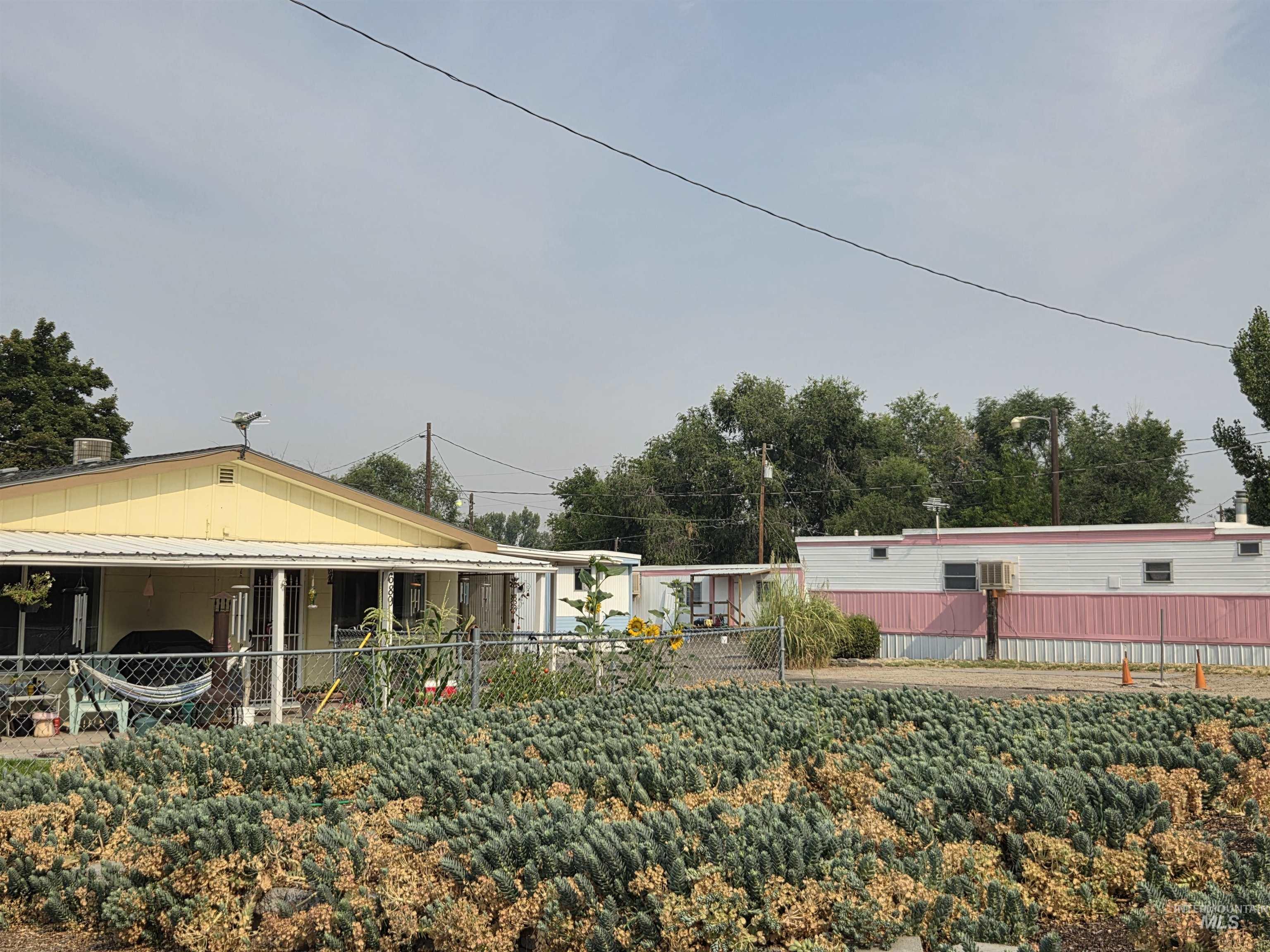 689 Fortner St Property Photo 10