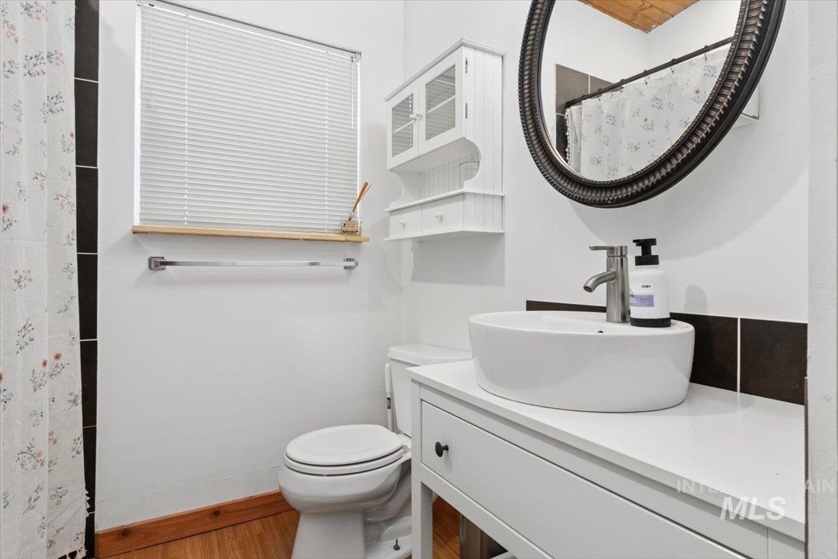8 Moonglow Circle Property Photo 16