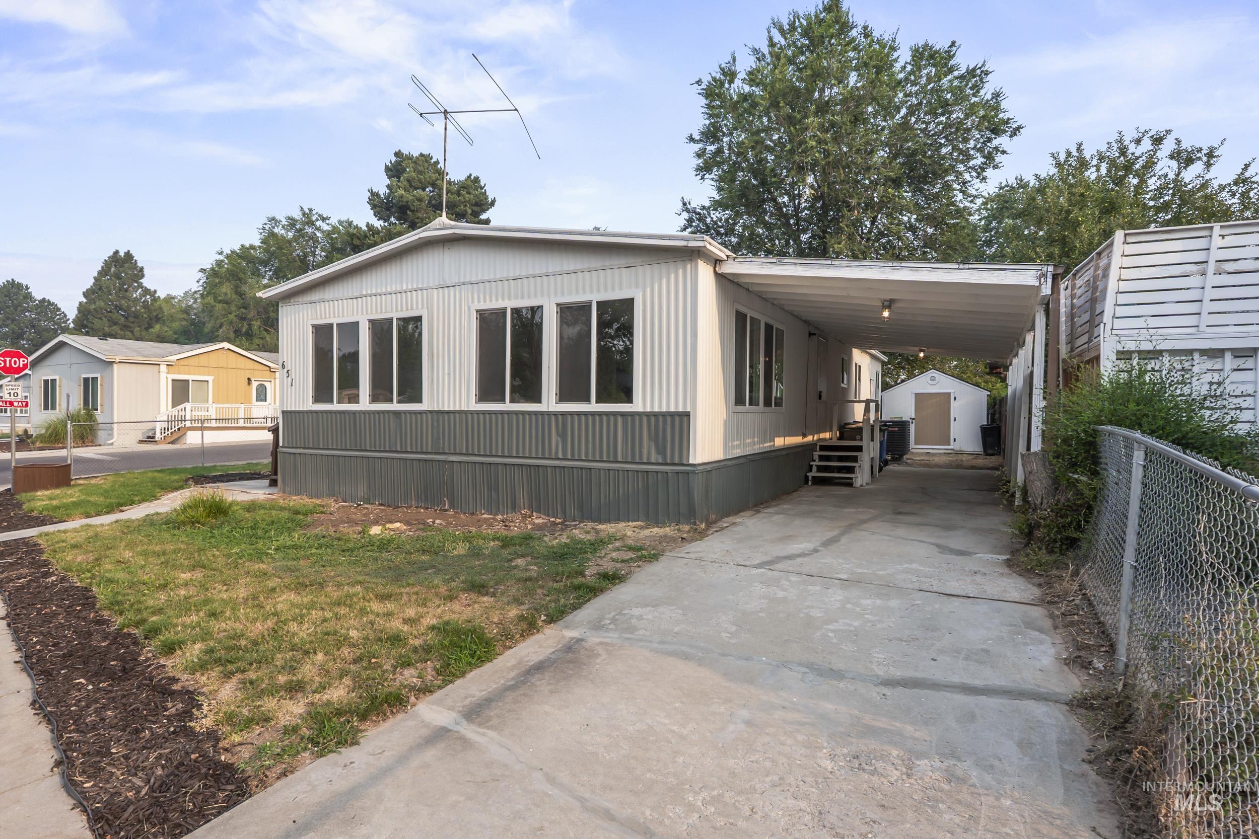 651 Silver City Dr Property Photo 3