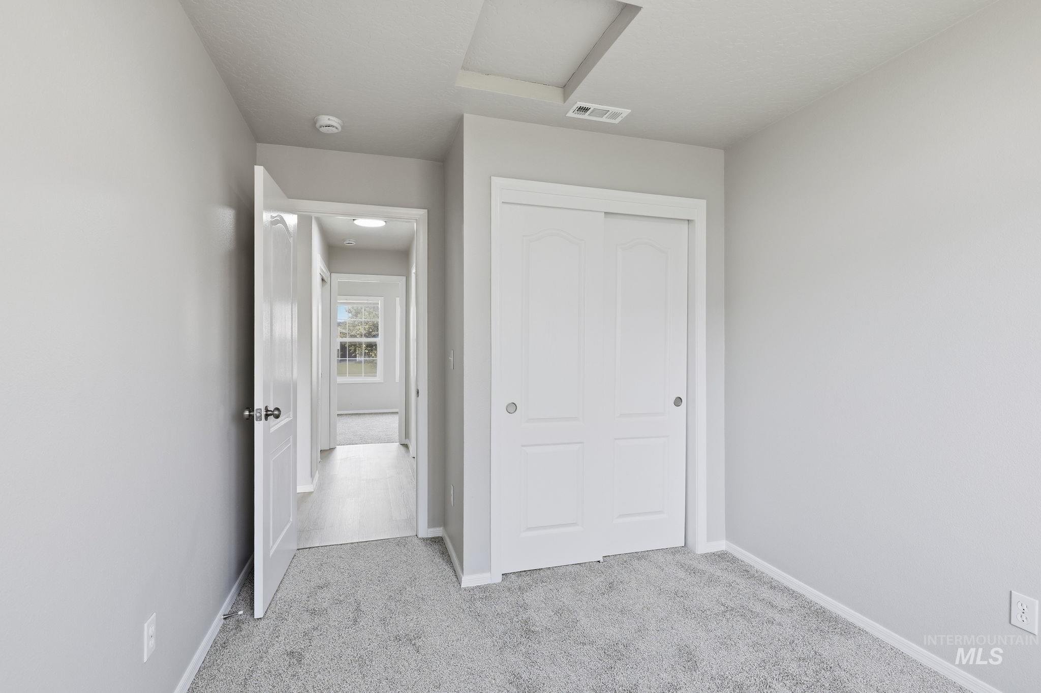 3123 Village Green St Property Photo 14