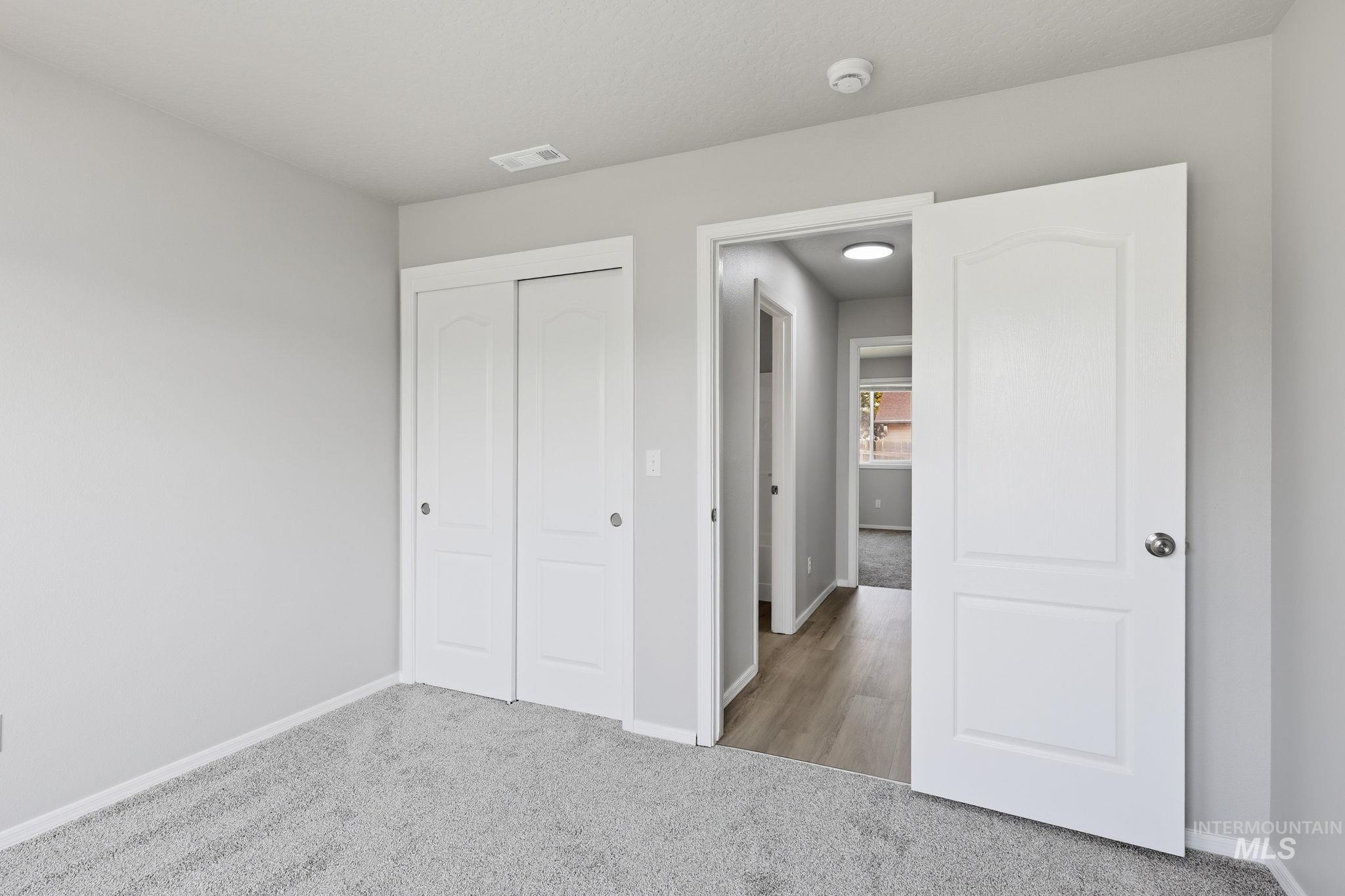 3123 Village Green St Property Photo 19