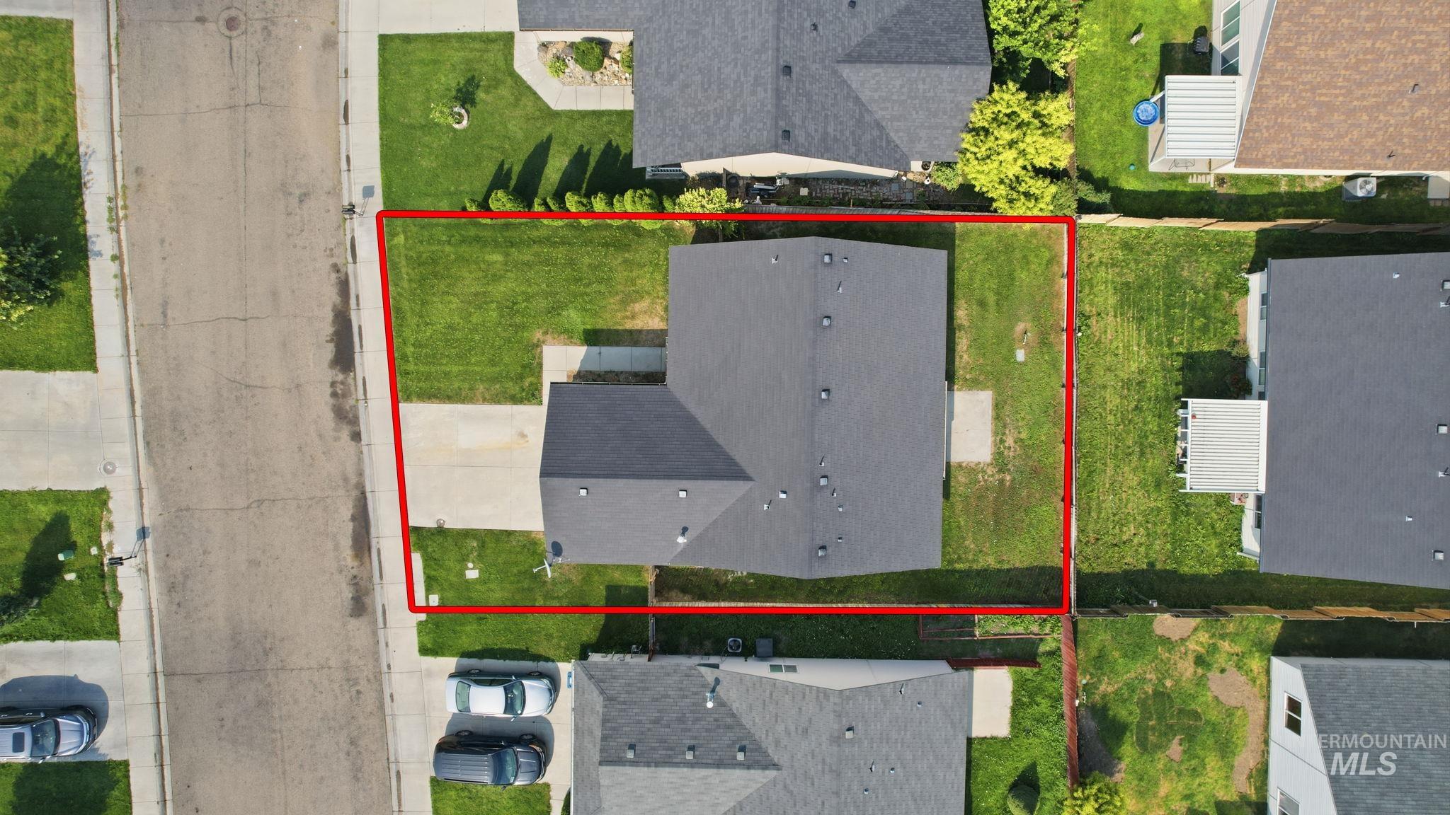 3123 Village Green St Property Photo 27