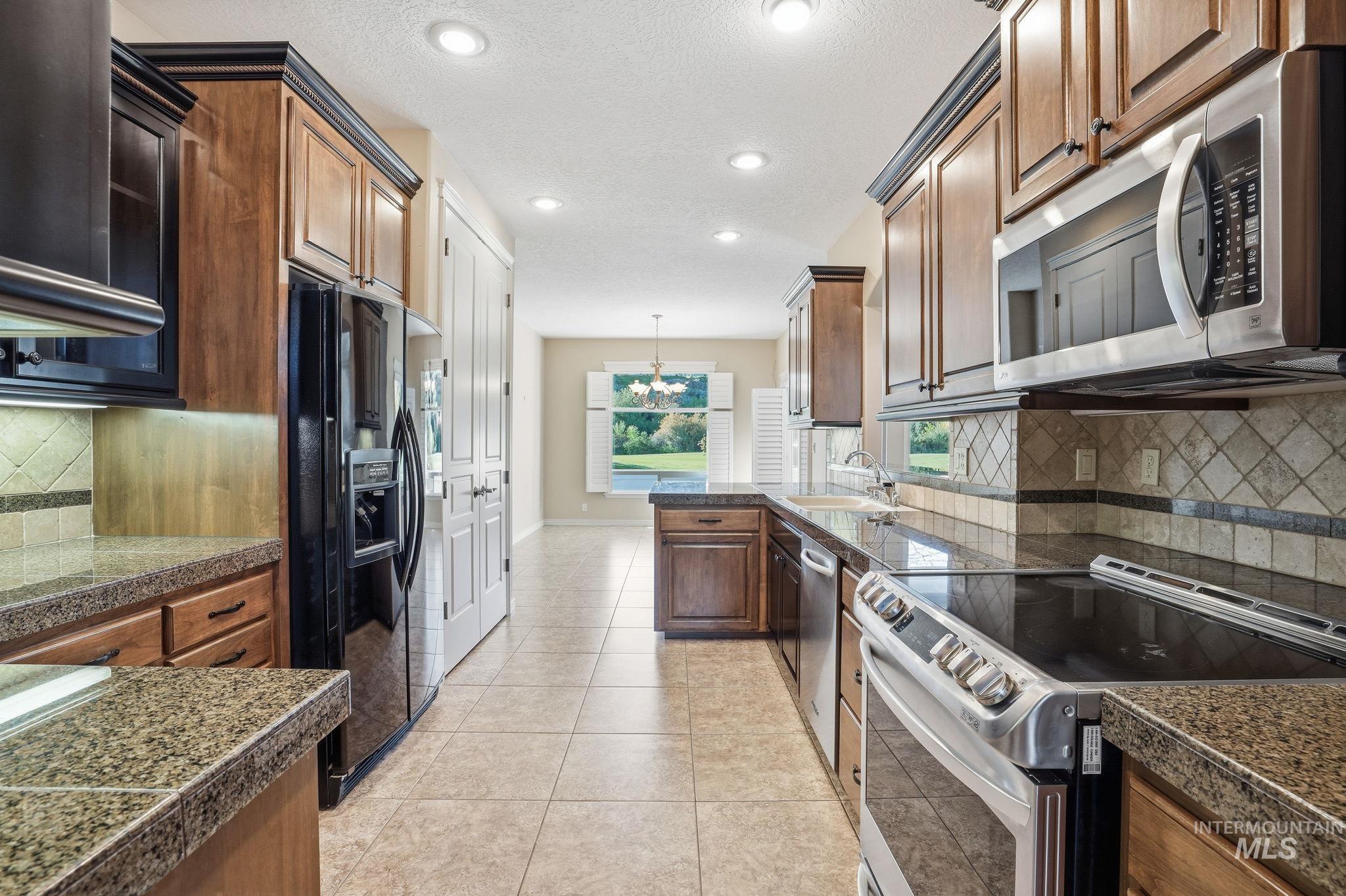 1007 W Oakhampton Drive Property Photo 16
