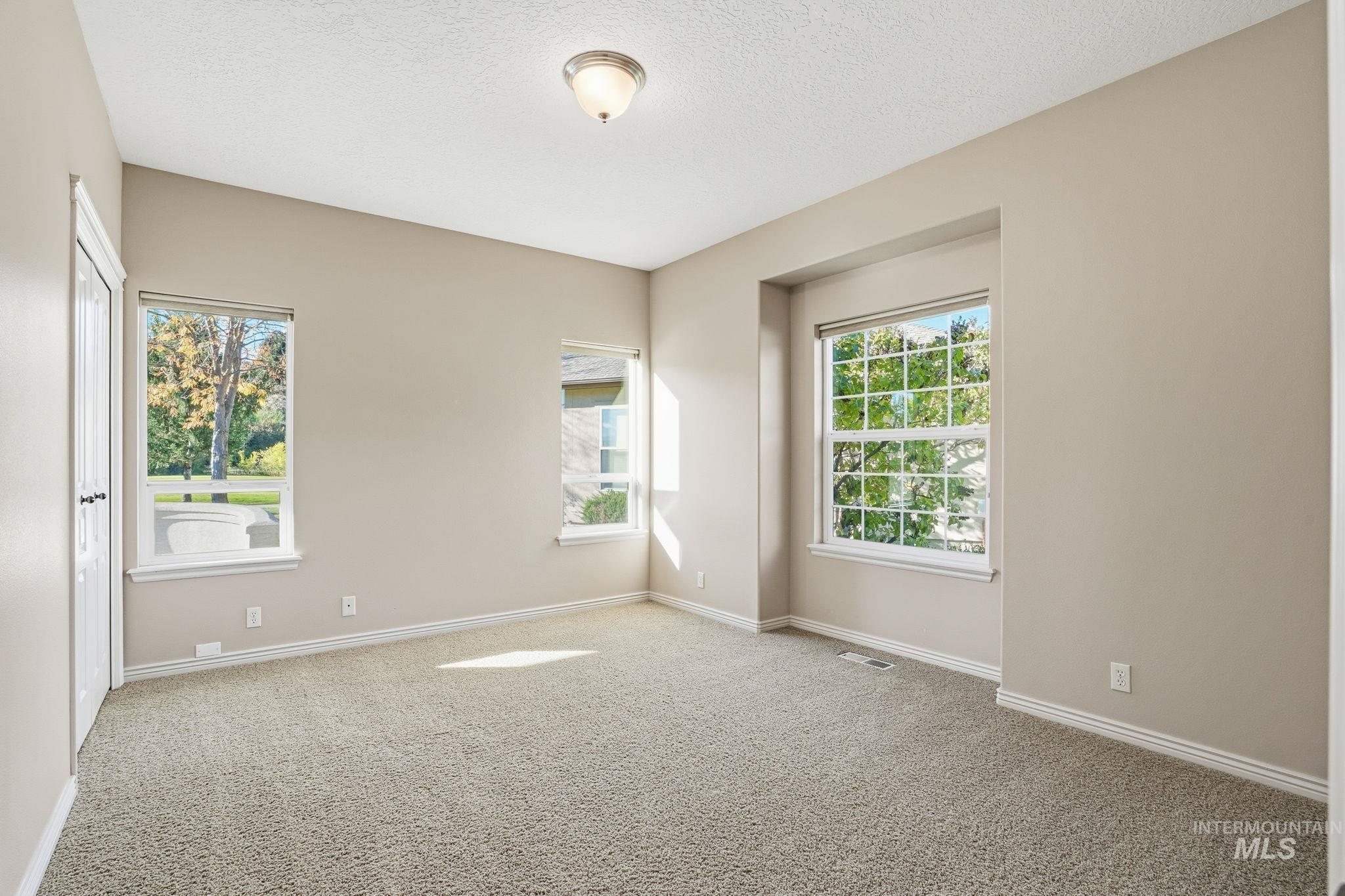 1007 W Oakhampton Drive Property Photo 21