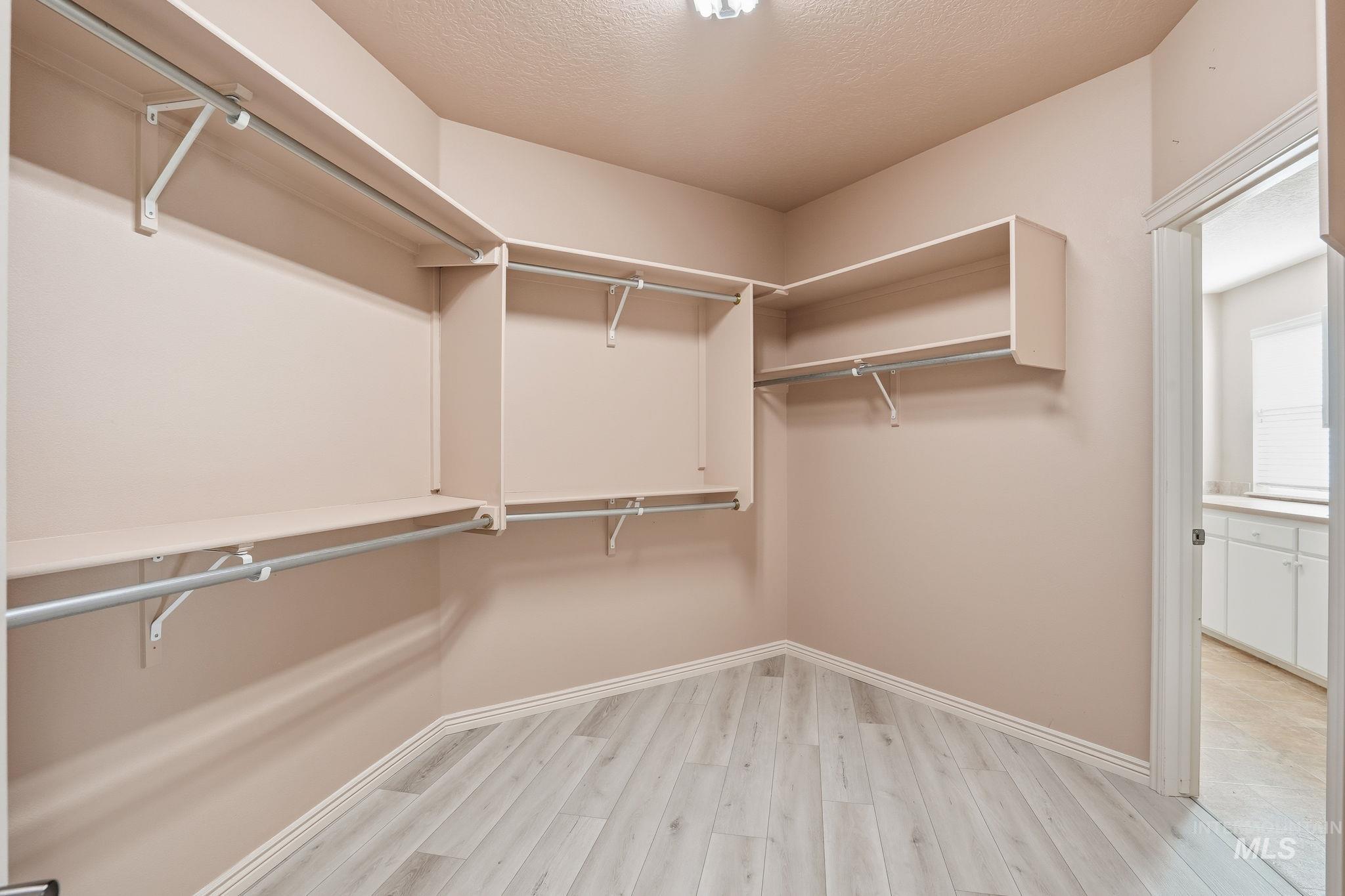 1007 W Oakhampton Drive Property Photo 25