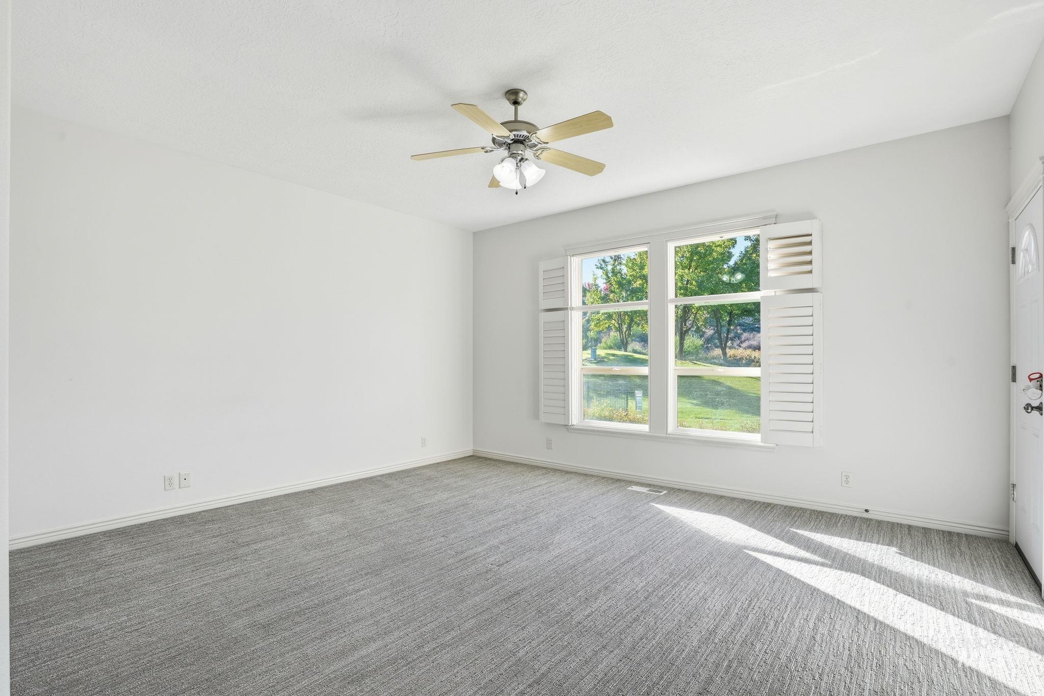 1007 W Oakhampton Drive Property Photo 29