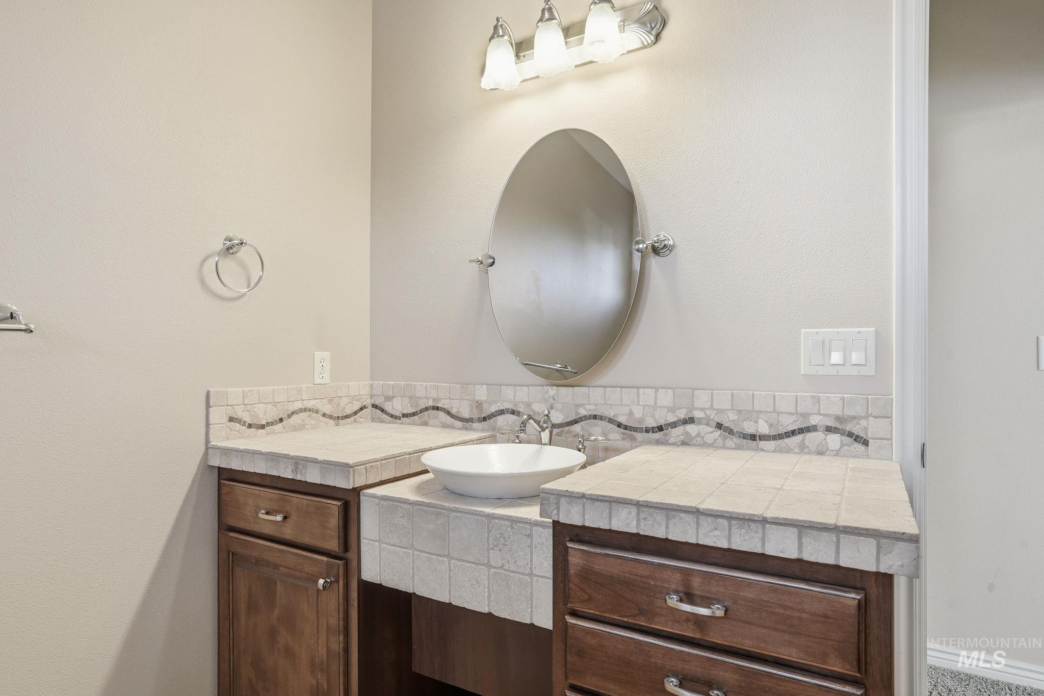 1007 W Oakhampton Drive Property Photo 35